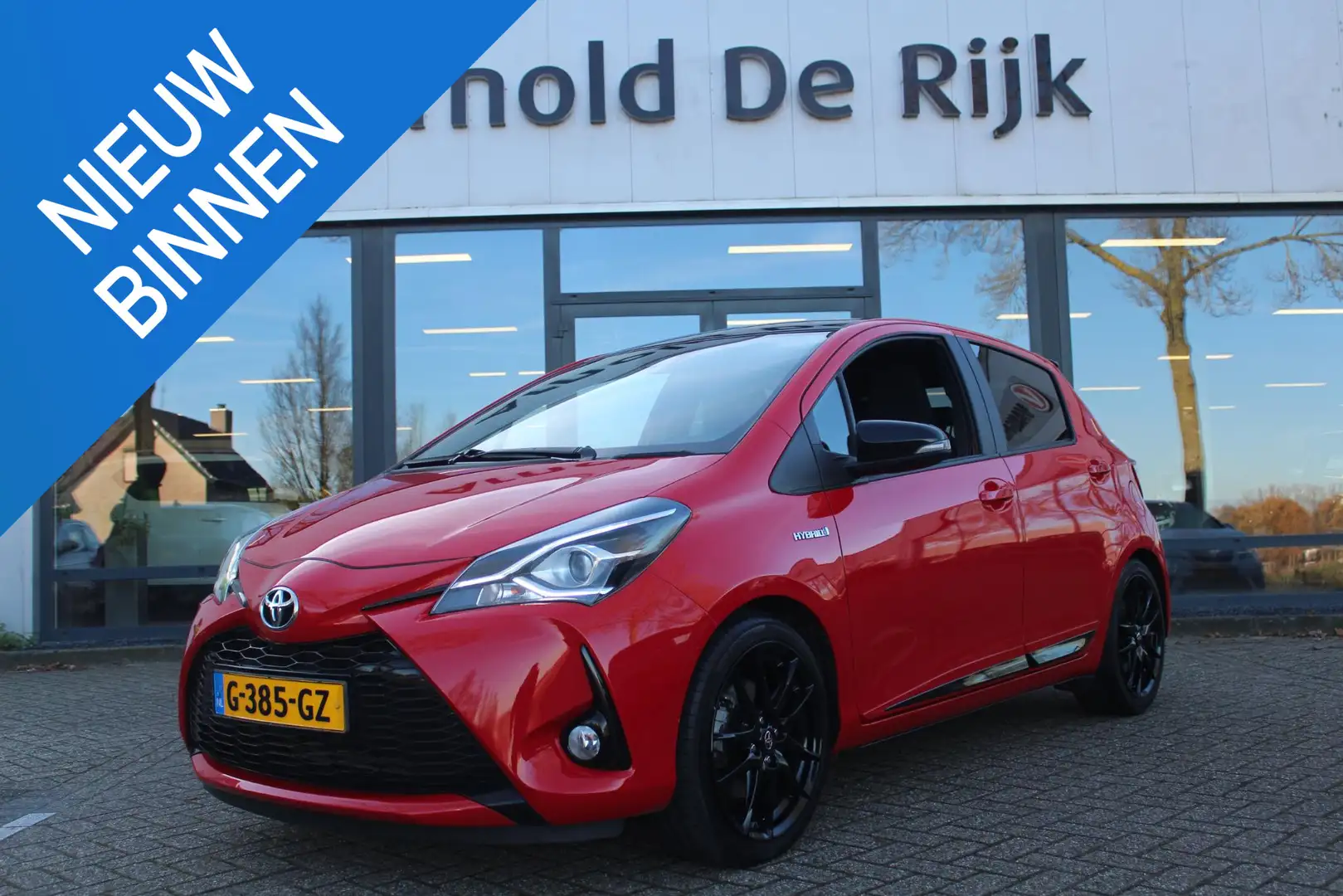 Toyota Yaris 1.5 Hybrid GR-Sport Rood - 1