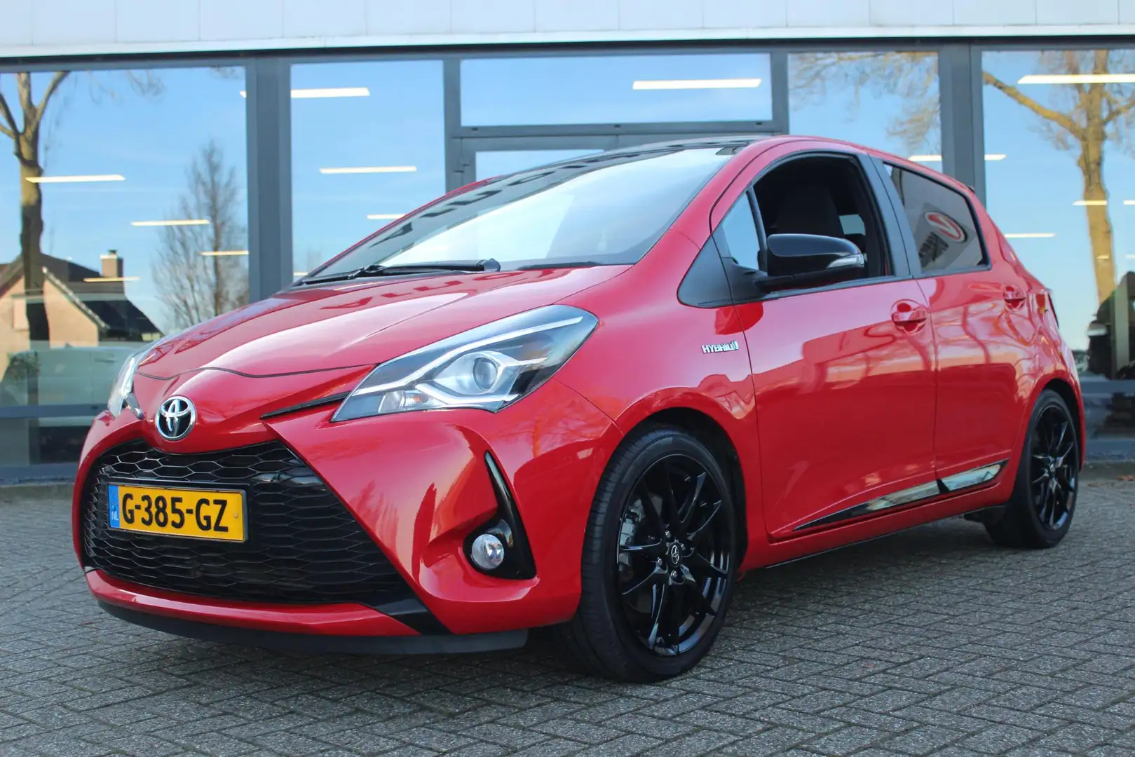 Toyota Yaris 1.5 Hybrid GR-Sport Rood - 2