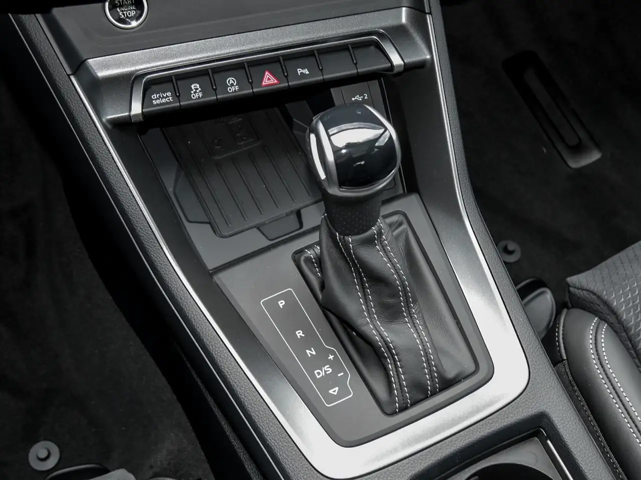 Audi Q3 35 S LINE BLACKPAK PANO AHK CAM ACC LM19 NAVI+ 9