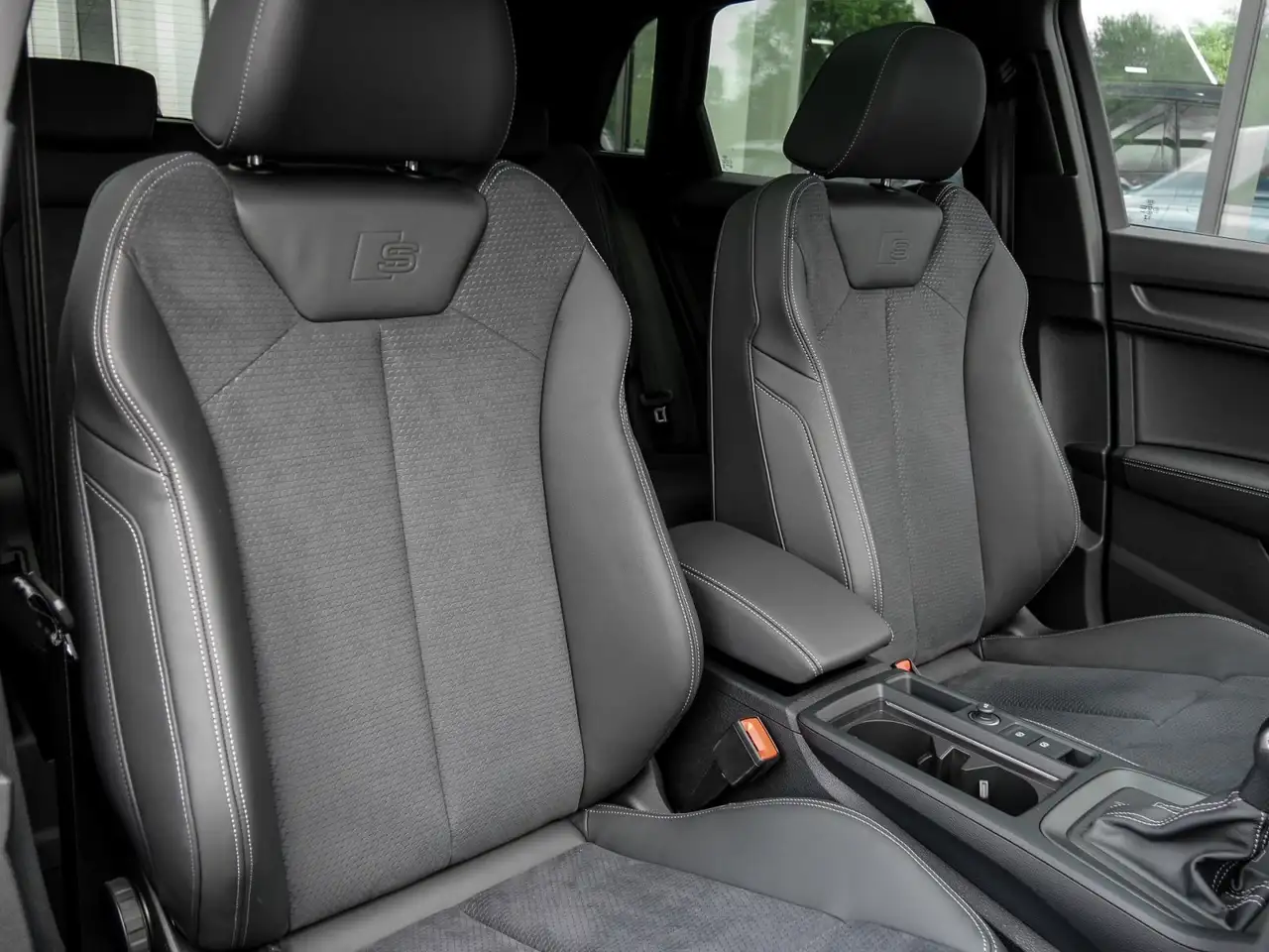 Audi Q3 35 S LINE BLACKPAK PANO AHK CAM ACC LM19 NAVI+ 6