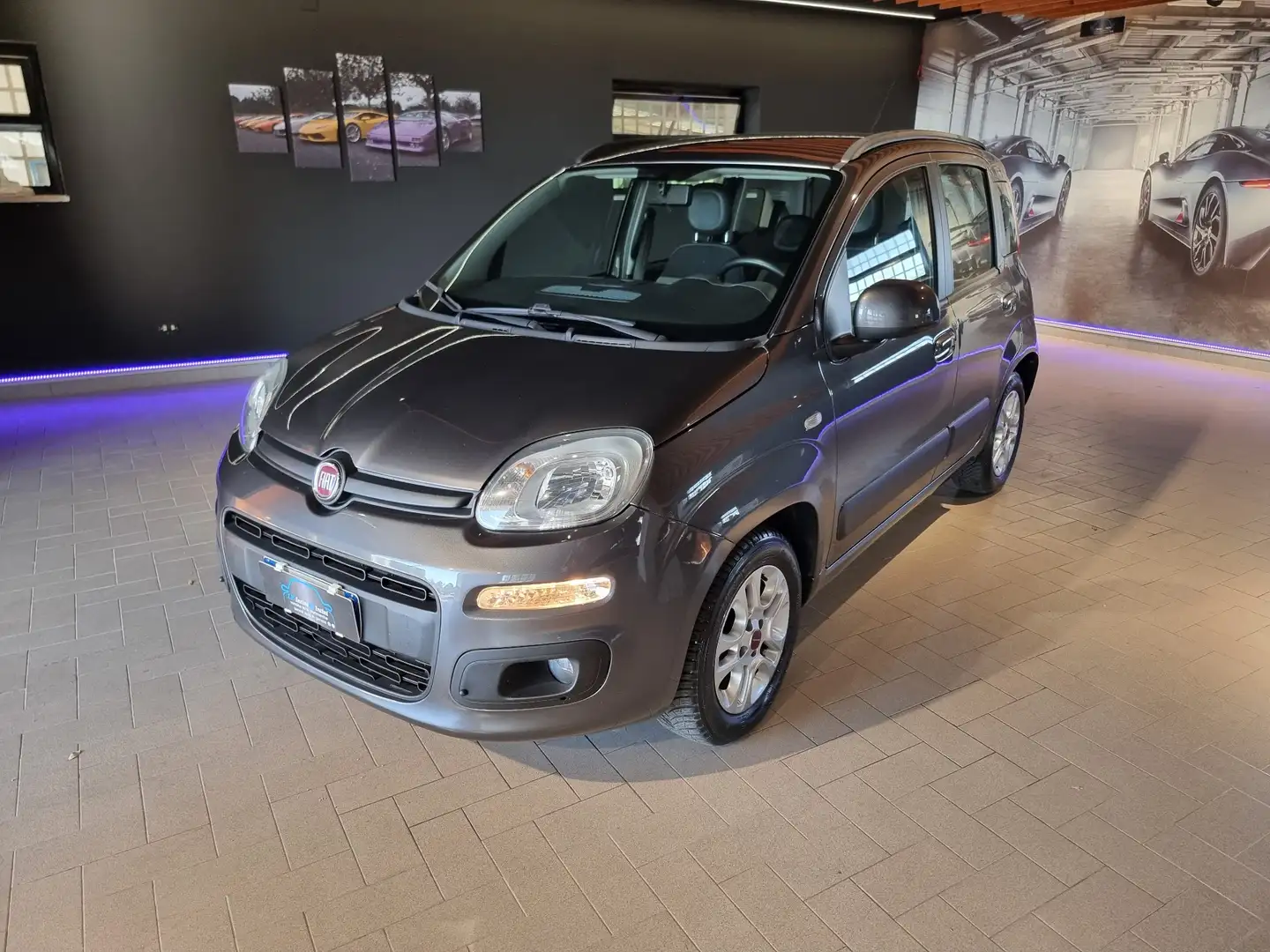 Fiat Panda 1.2 Lounge easypower Gpl 69cv Gris - 1