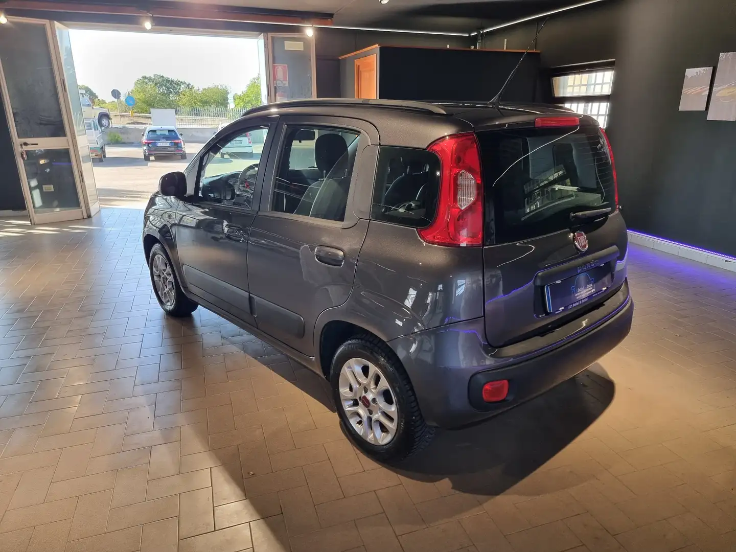 Fiat Panda 1.2 Lounge easypower Gpl 69cv Gris - 2