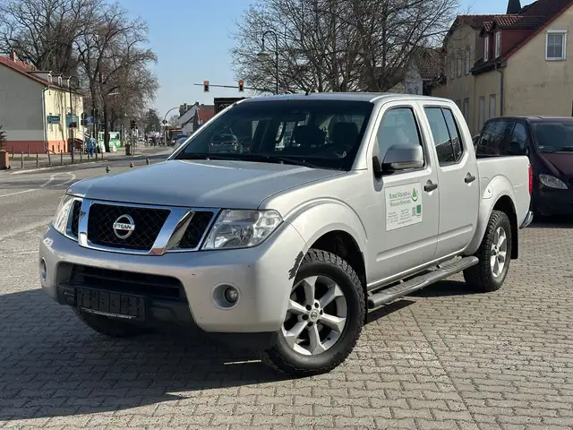 Nissan Navara Pickup Double Cab SE 4X4.  KLIMAAUTOMATIK