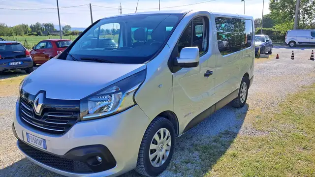 Renault Trafic 1600 DCI 125CV PC TN ZEN 9 POSTI