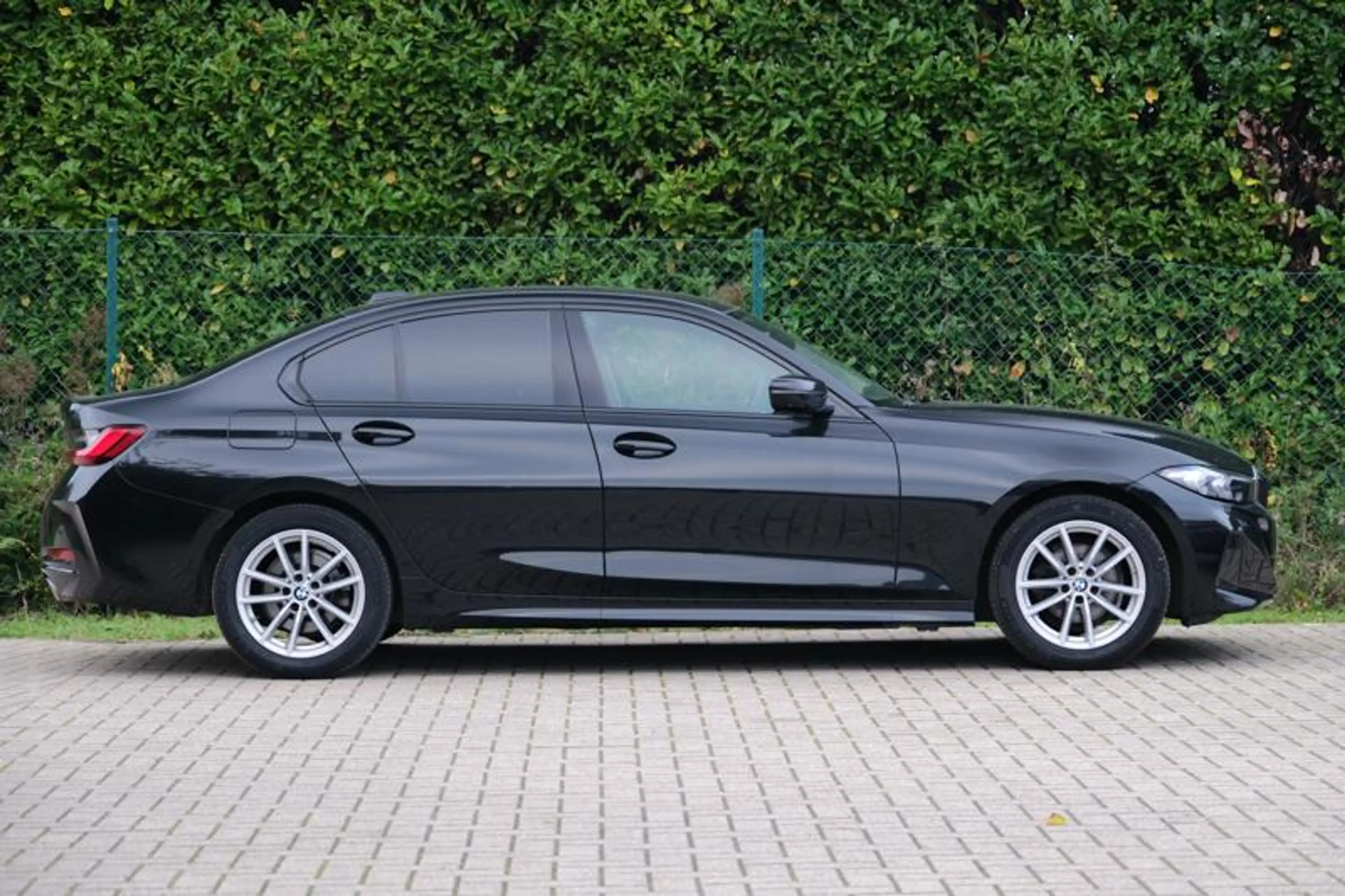 BMW 318 318i Berline | HUD | DRIVE PRO | COMFORT ACC | — photo 3