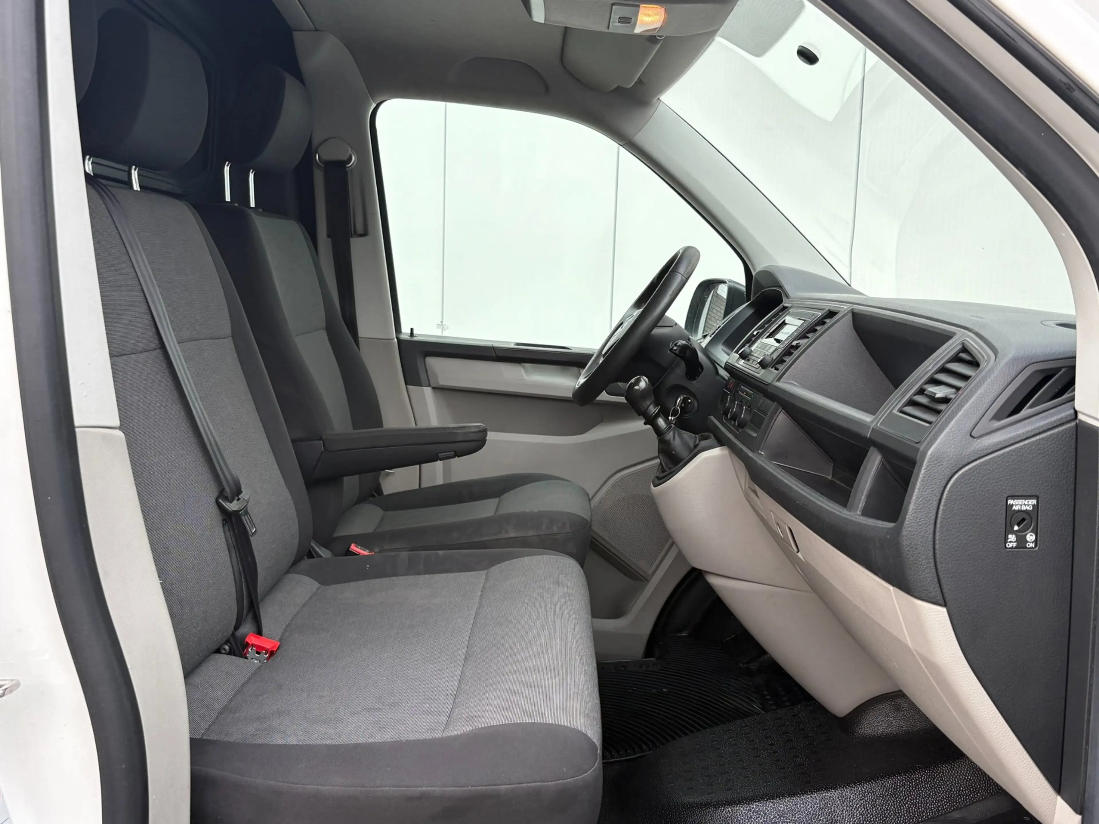 Volkswagen Transporter 2.0TDI L1H1 Airco Cruise 3-pers. EURO 6 — photo 11