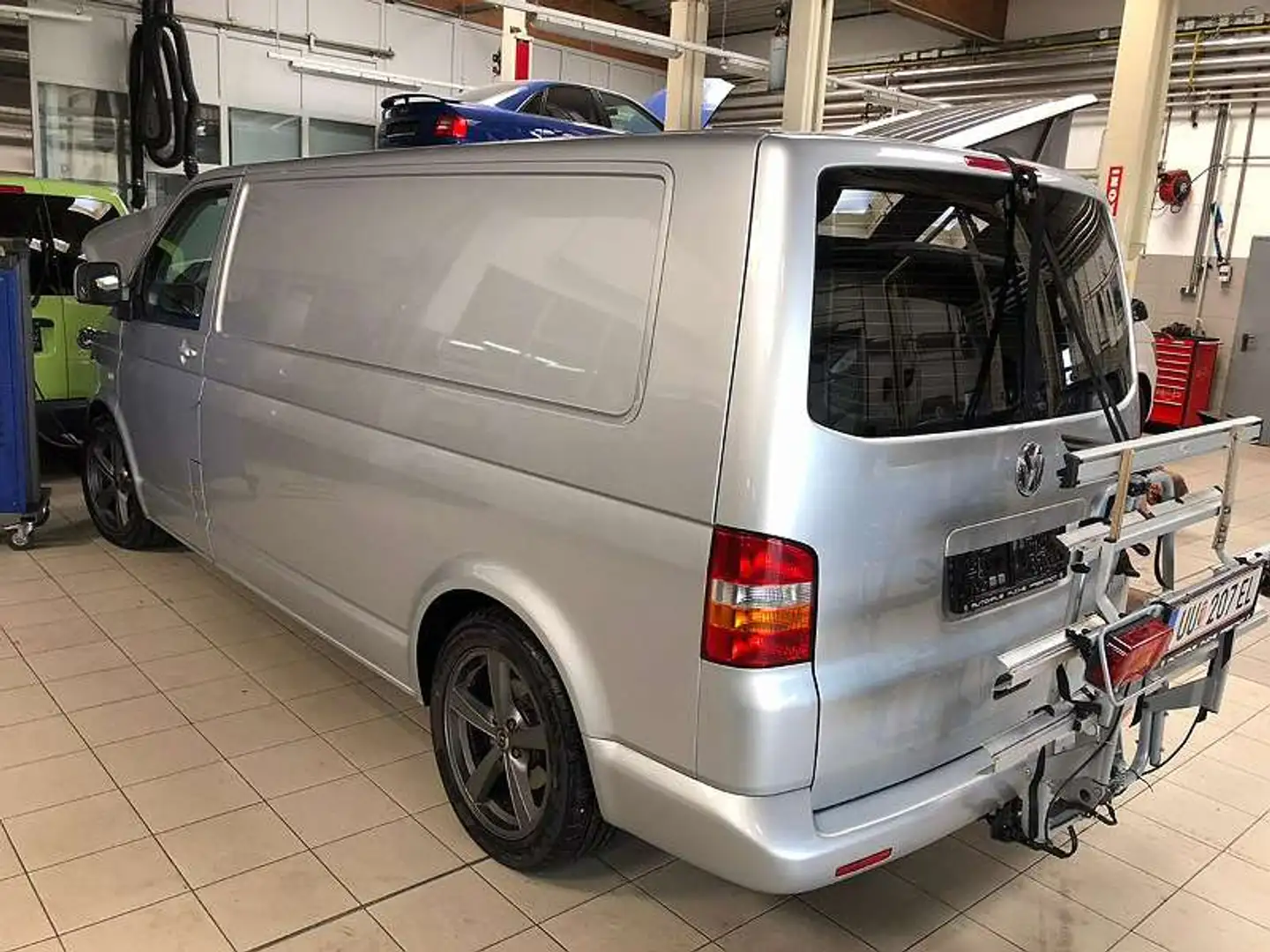 Volkswagen T5 Kastenwagen LR 2,5 TDI D-PF Silber - 2