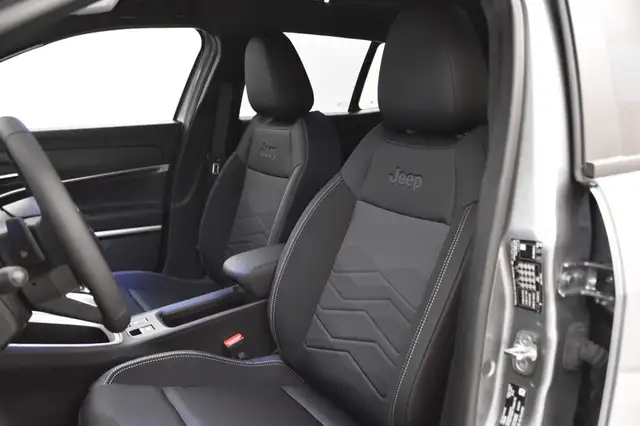Jeep Avenger view 13