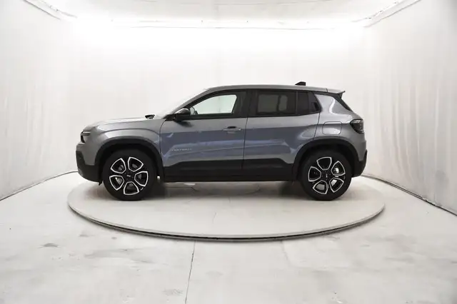 Jeep Avenger view 2