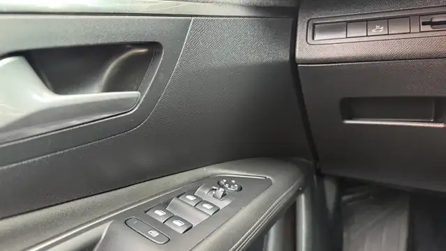 Peugeot 3008 view 16