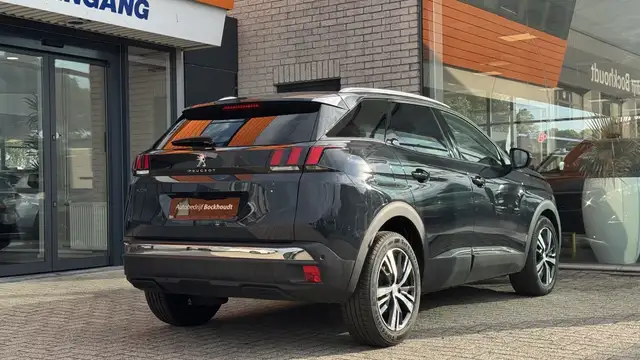 Peugeot 3008 view 4