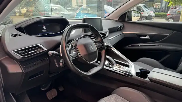 Peugeot 3008 view 7