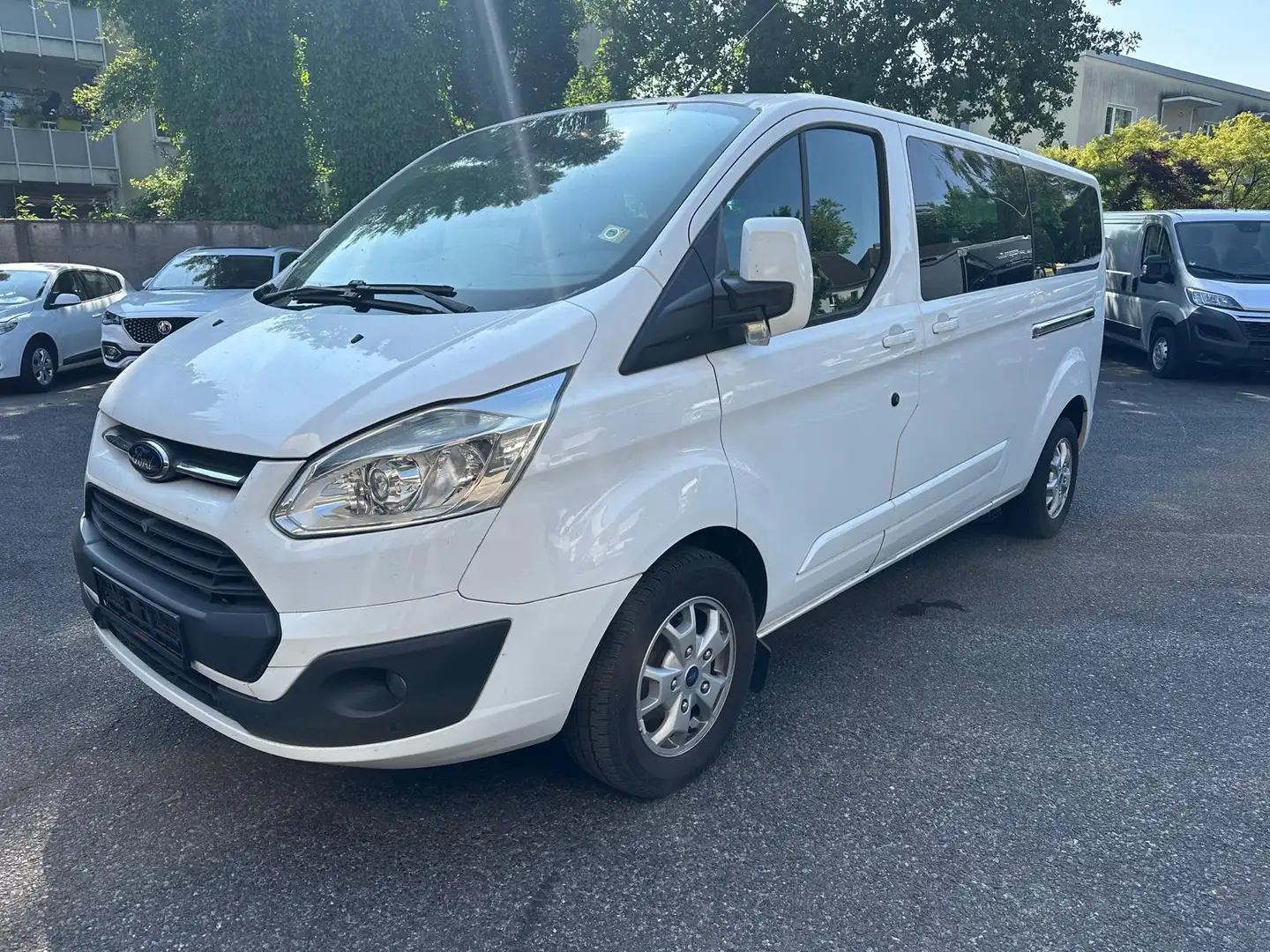 Ford Tourneo Custom L2 Trend 9 Sitze *Motorschaden* Weiß - 1