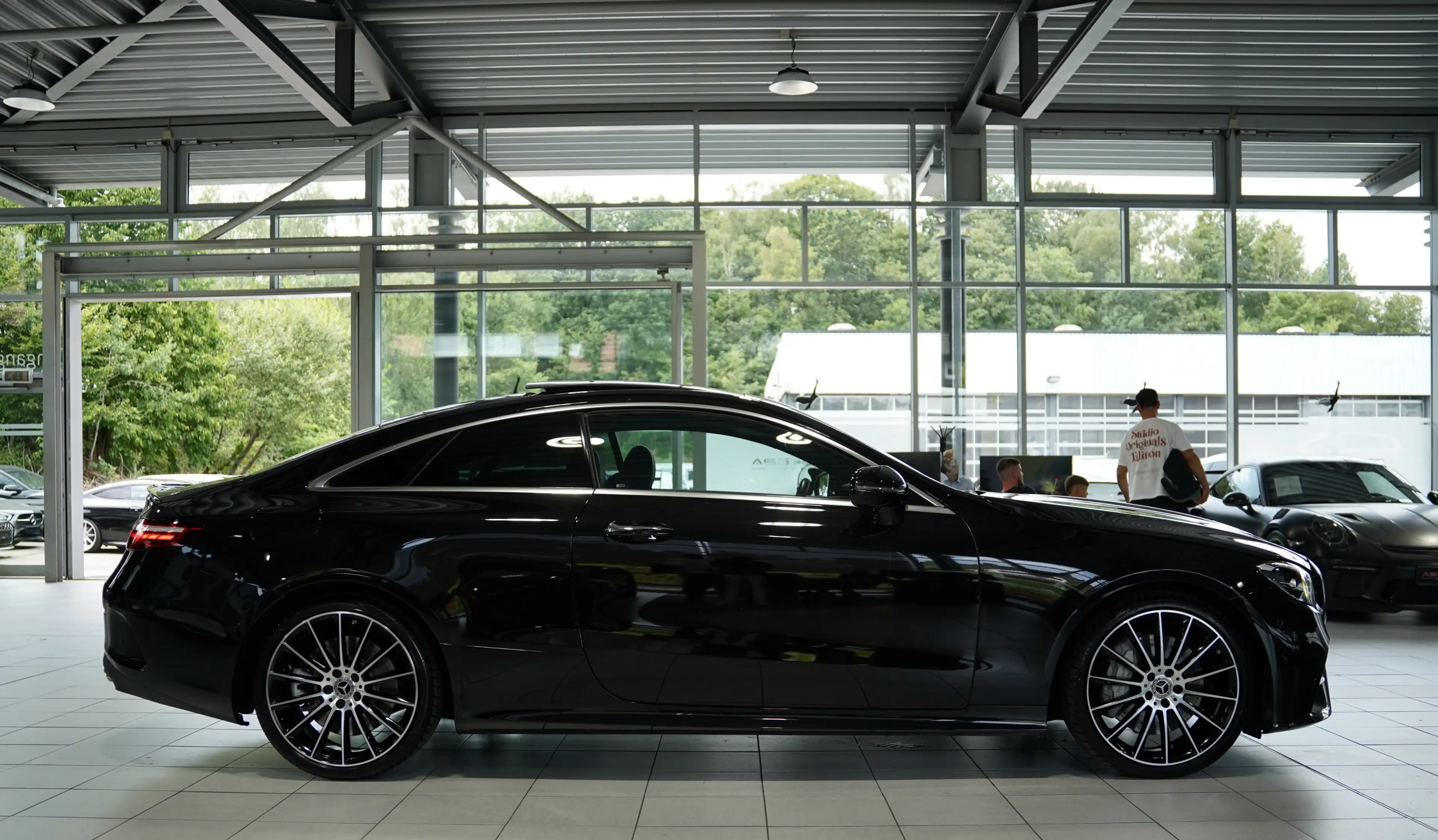 Mercedes-Benz E 450 4M Coupé AMG Line *1.H *20 *Pano *BURM — photo 7