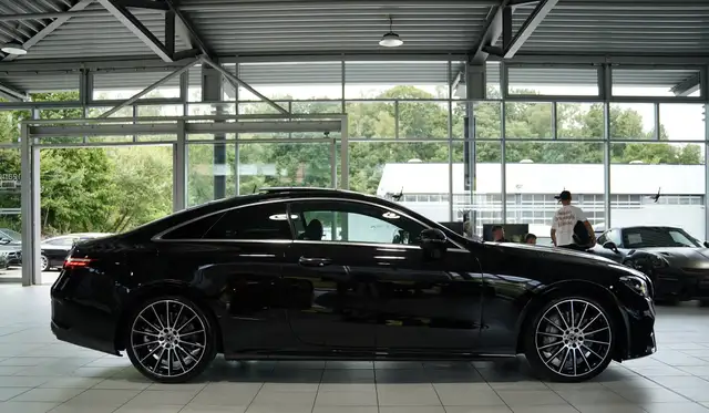 Mercedes-Benz 450 view 7