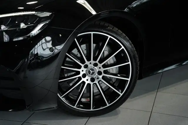 Mercedes-Benz 450 view 3