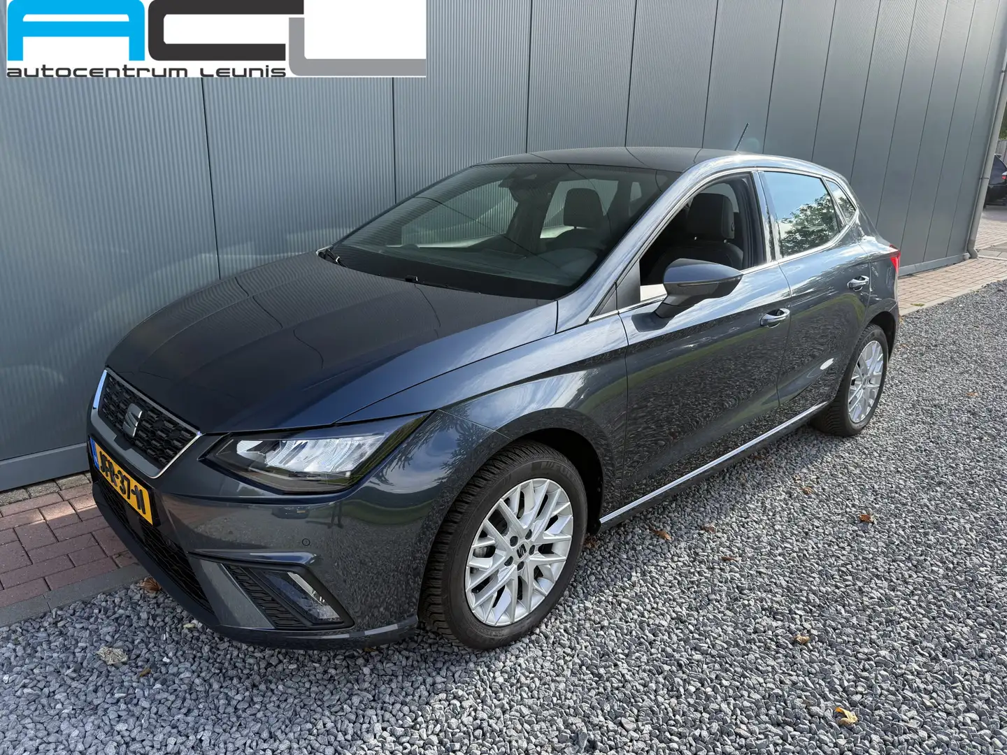 SEAT Ibiza 1.0 EcoTSI Style Business Connect 5-drs Gris - 1
