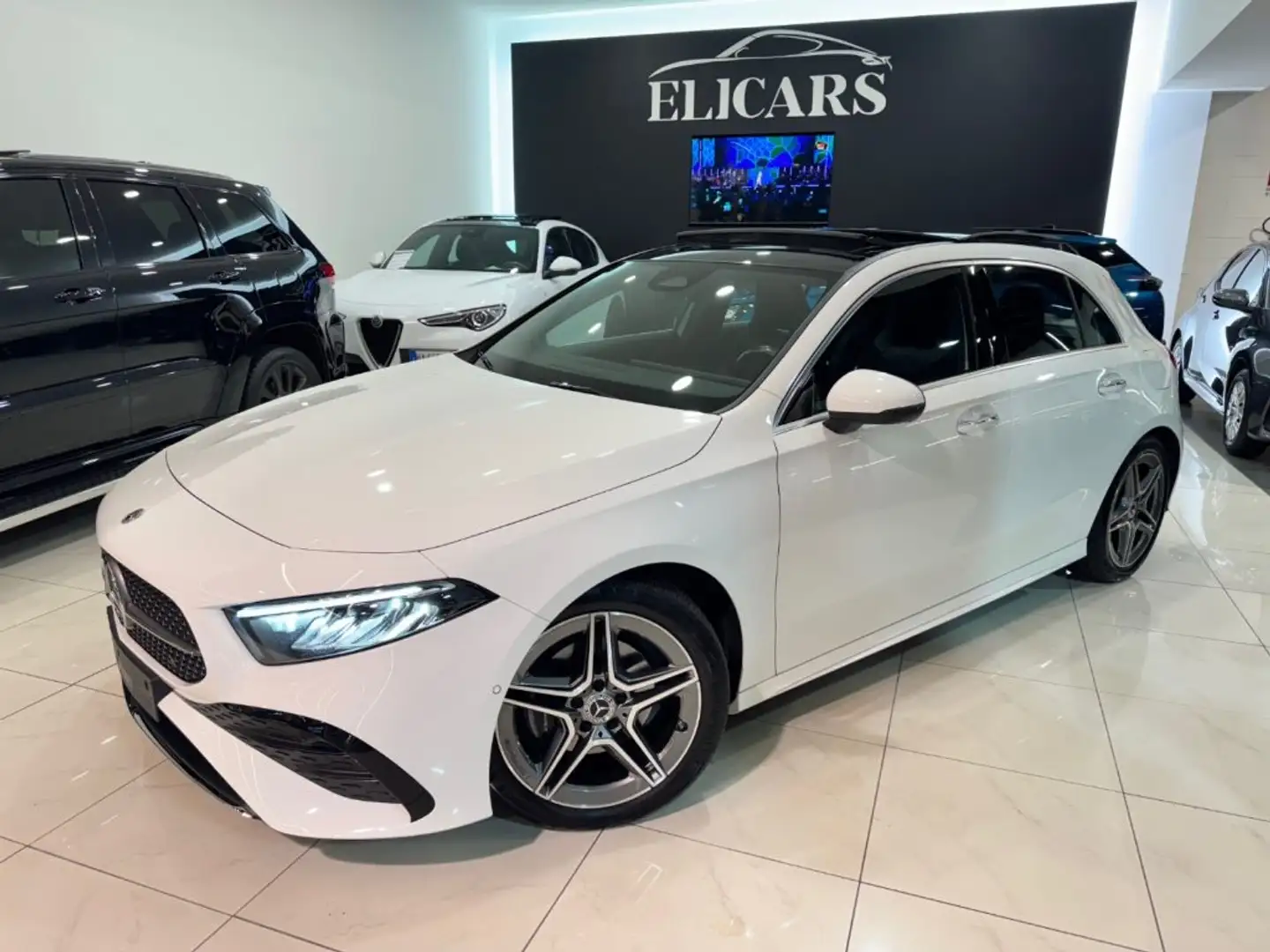 Mercedes-Benz A 180 Automatic AMG Line Premium Bianco - 1