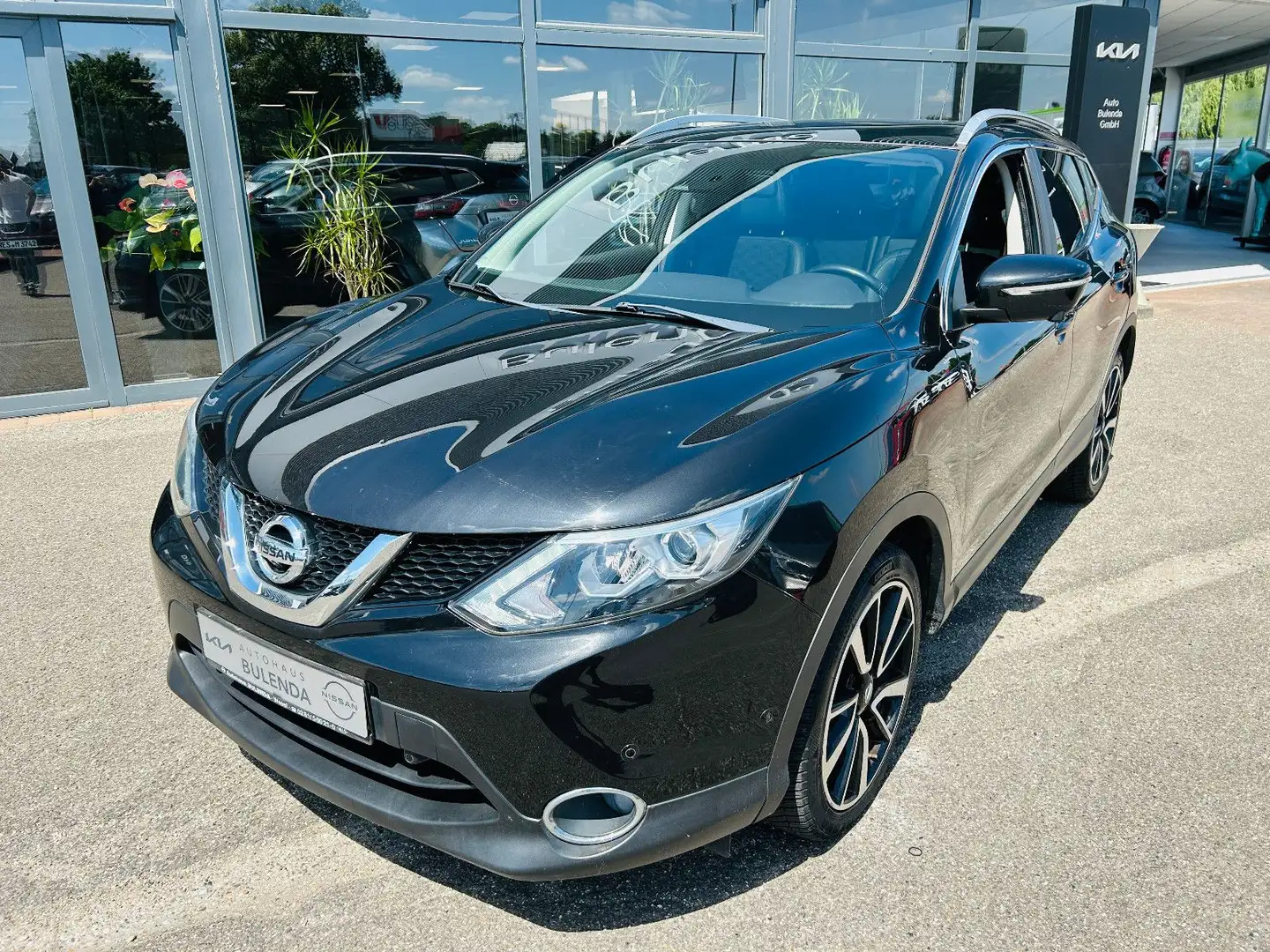 Nissan Qashqai Tekna 1.2 DIG-T NAVI GLASDACH AWR Zwart - 2