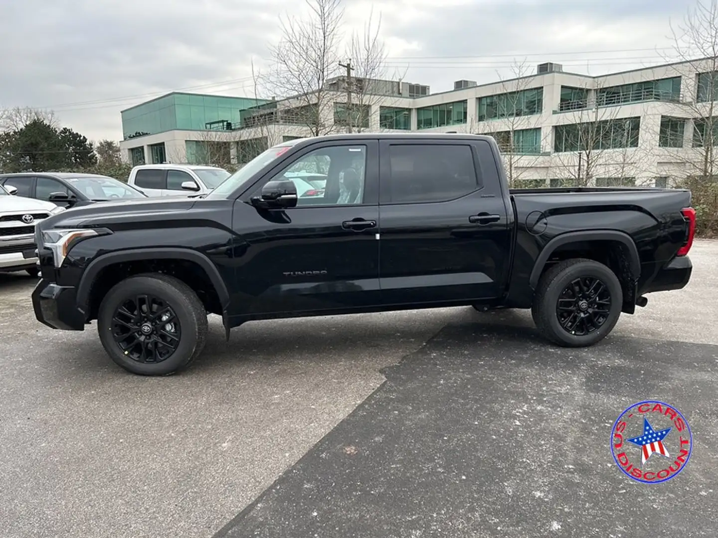 Toyota Tundra 2025 Limited Nightshade CrewMax Fekete - 2