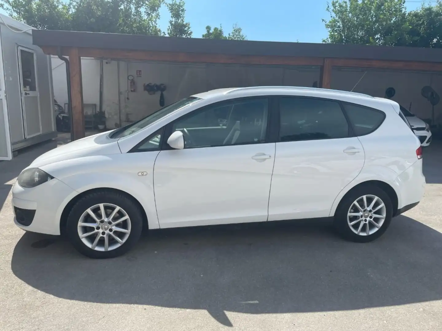 SEAT Altea XL 1.6 TDI 105 CV CR DPF Style Bianco - 2