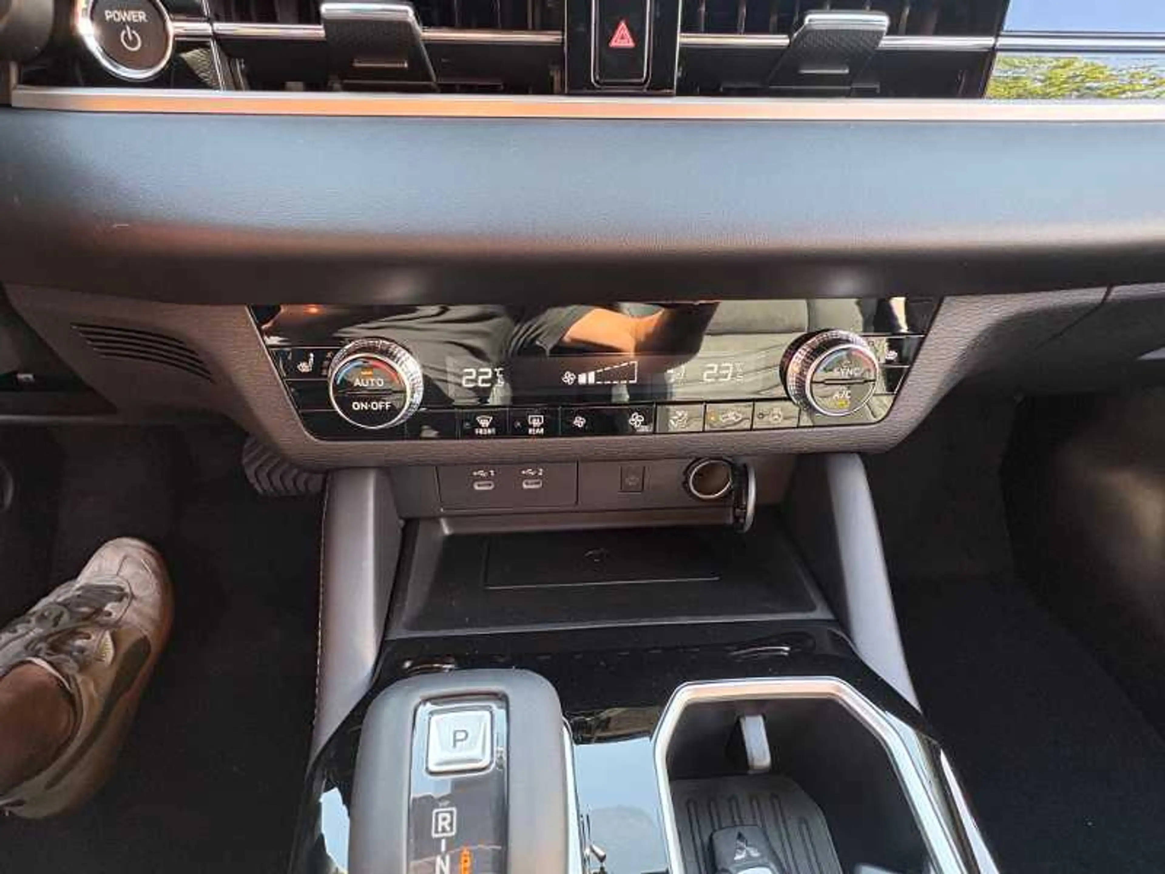 Mitsubishi Outlander 2.4L PHEV Select — photo 10
