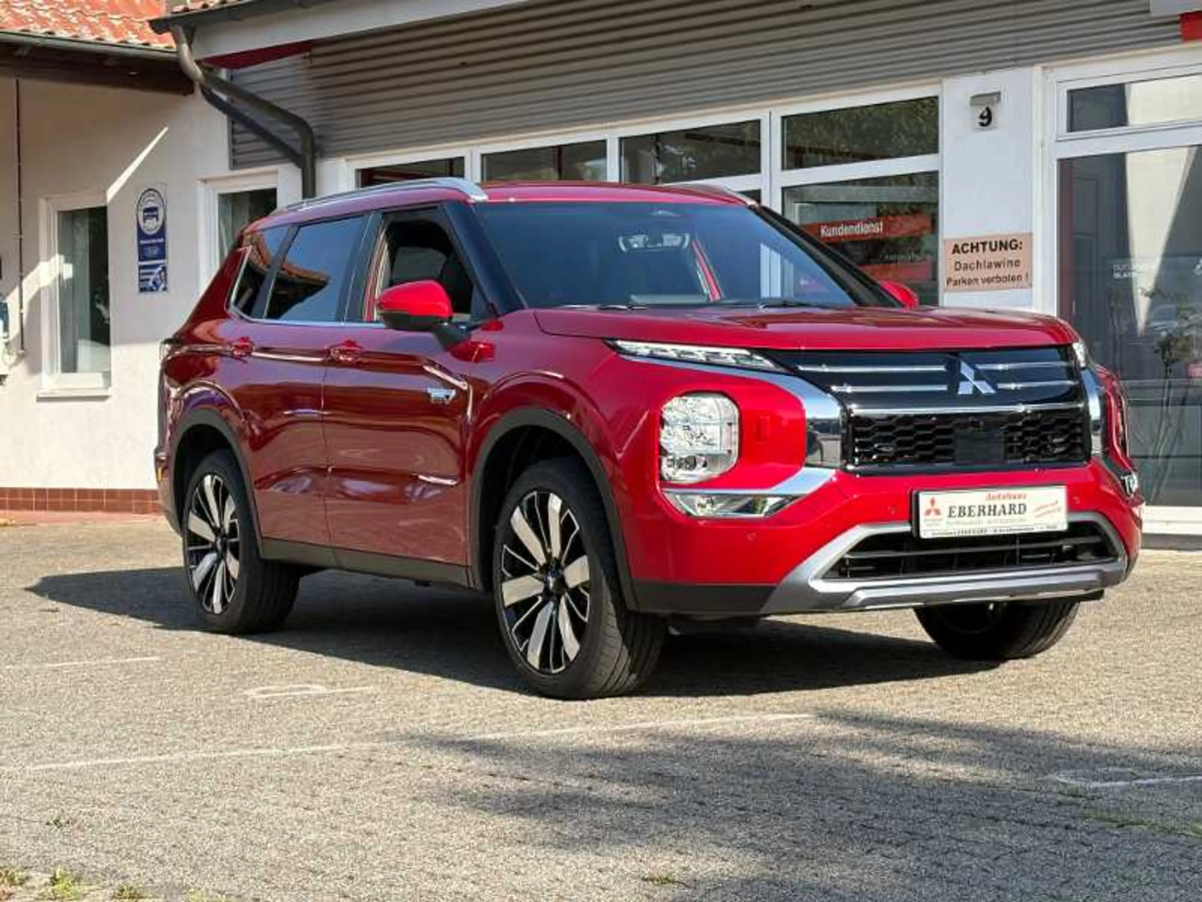 Mitsubishi Outlander 2.4L PHEV Select — photo 2
