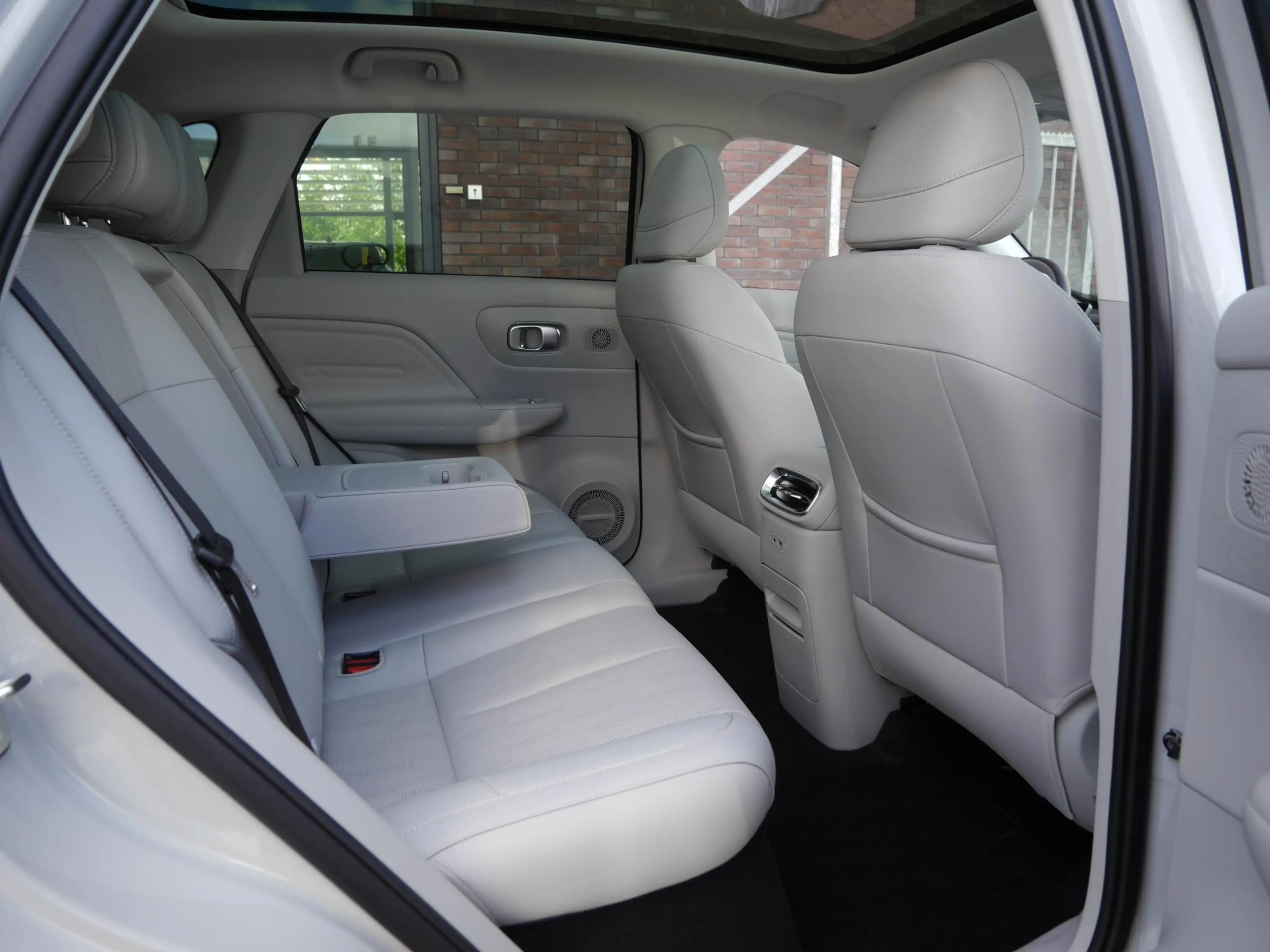 Leapmotor B10 Design Hybrid EV 18.8 kWh | Nu beschikbaar | Wltp — photo 13