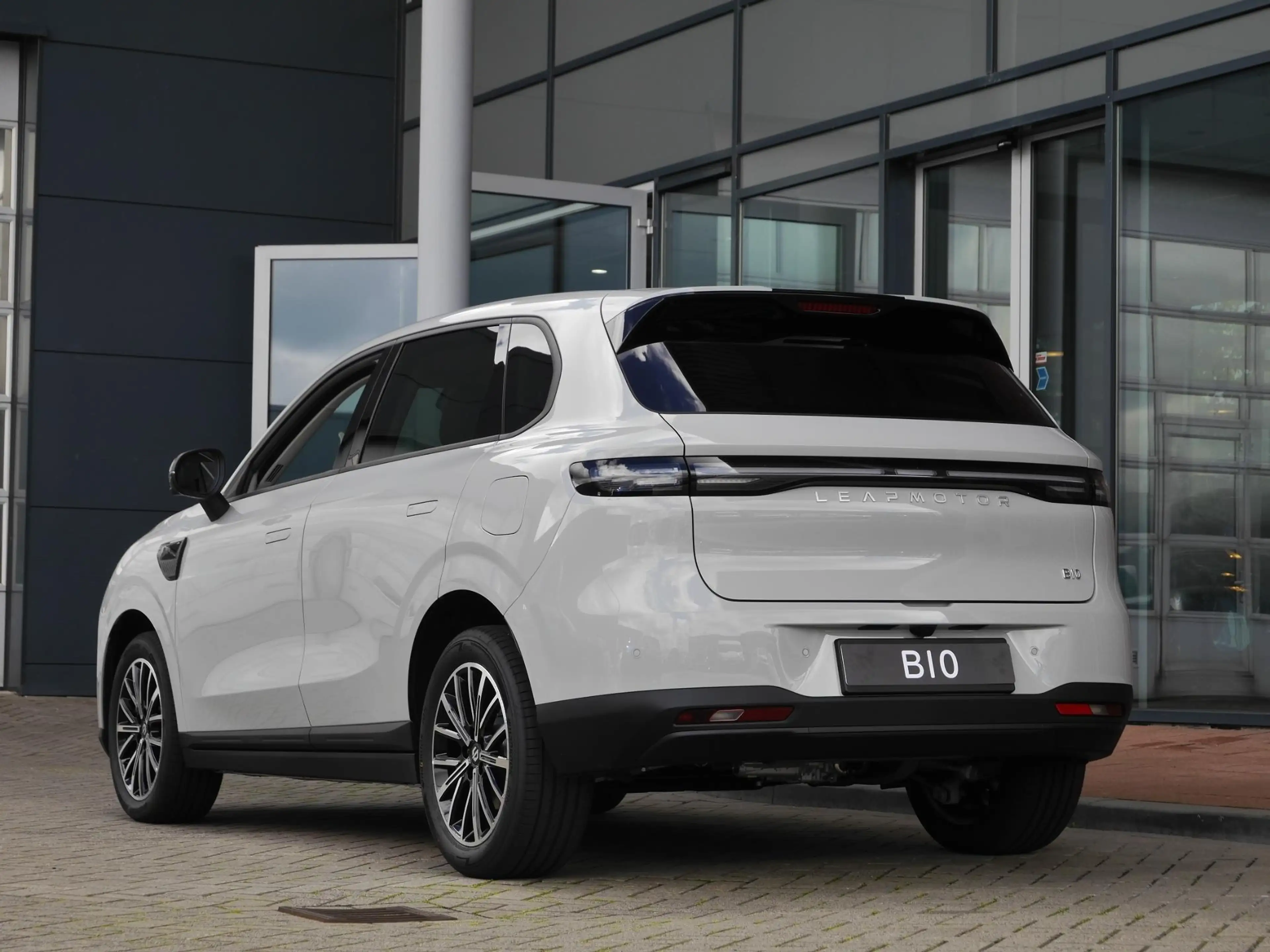 Leapmotor B10 Design Hybrid EV 18.8 kWh | Nu beschikbaar | Wltp — photo 5