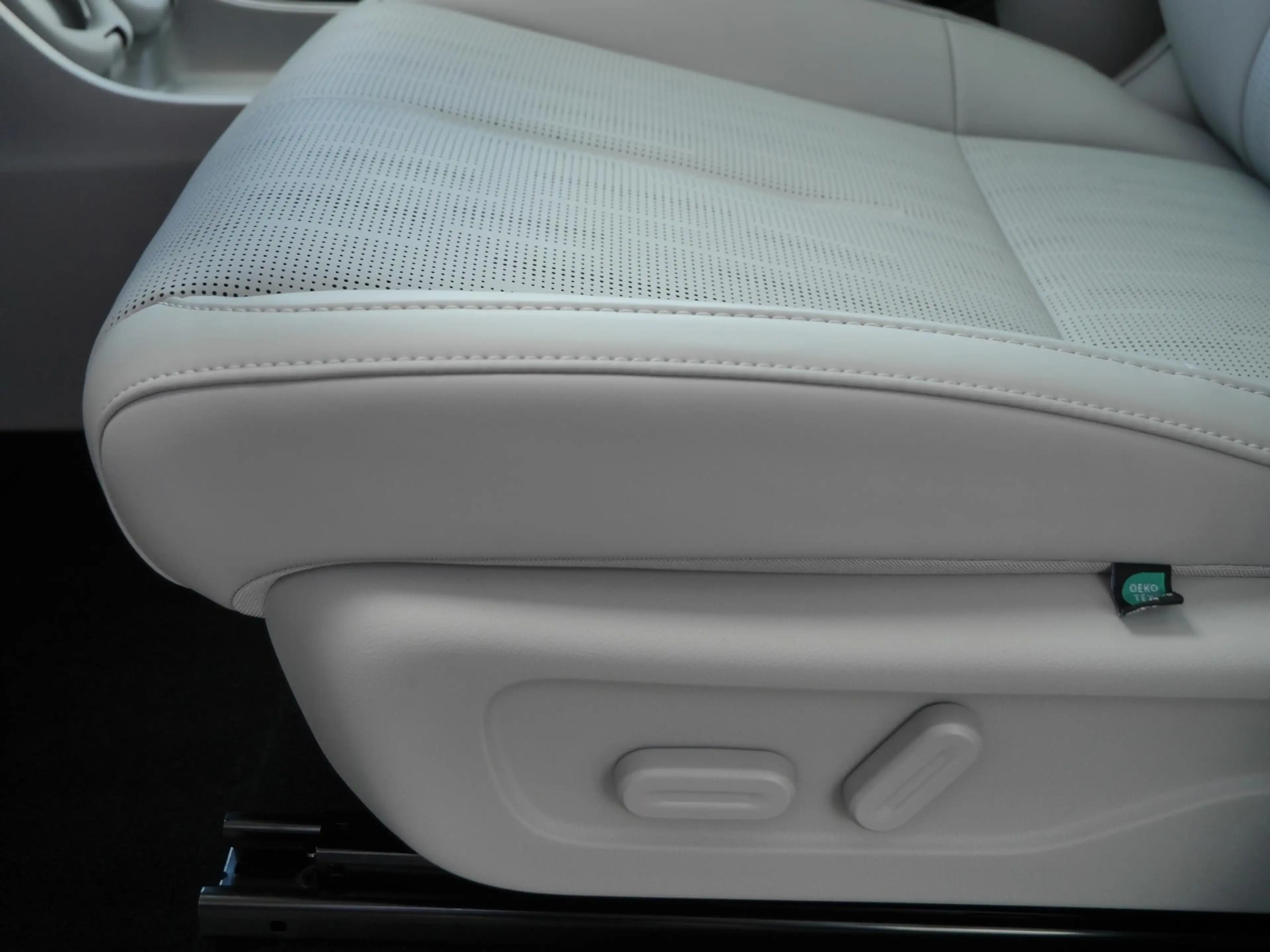 Leapmotor B10 Design Hybrid EV 18.8 kWh | Nu beschikbaar | Wltp — photo 9