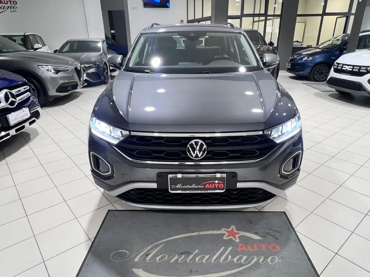 Volkswagen T-Roc 2.0 TDI SCR 150 CV DSG Life Grigio - 2
