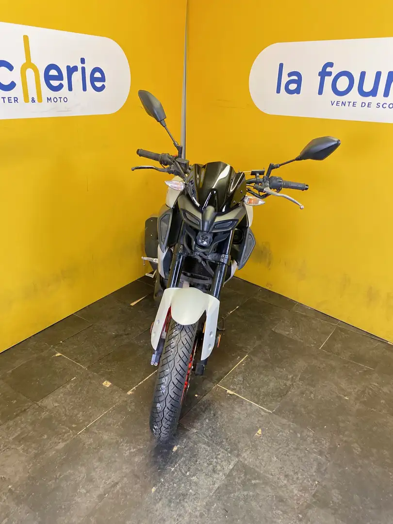 Yamaha MT-125 Gris - 2