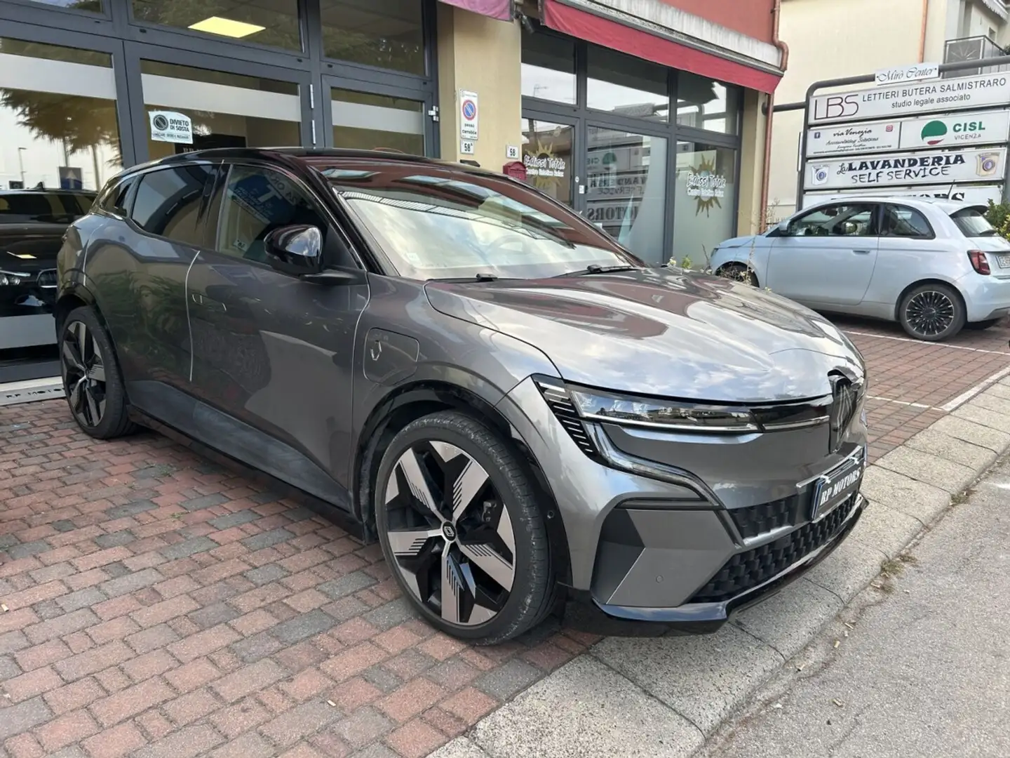 Renault Megane E-Tech Evolution EV60 Optim. Charge 220cv Grijs - 1