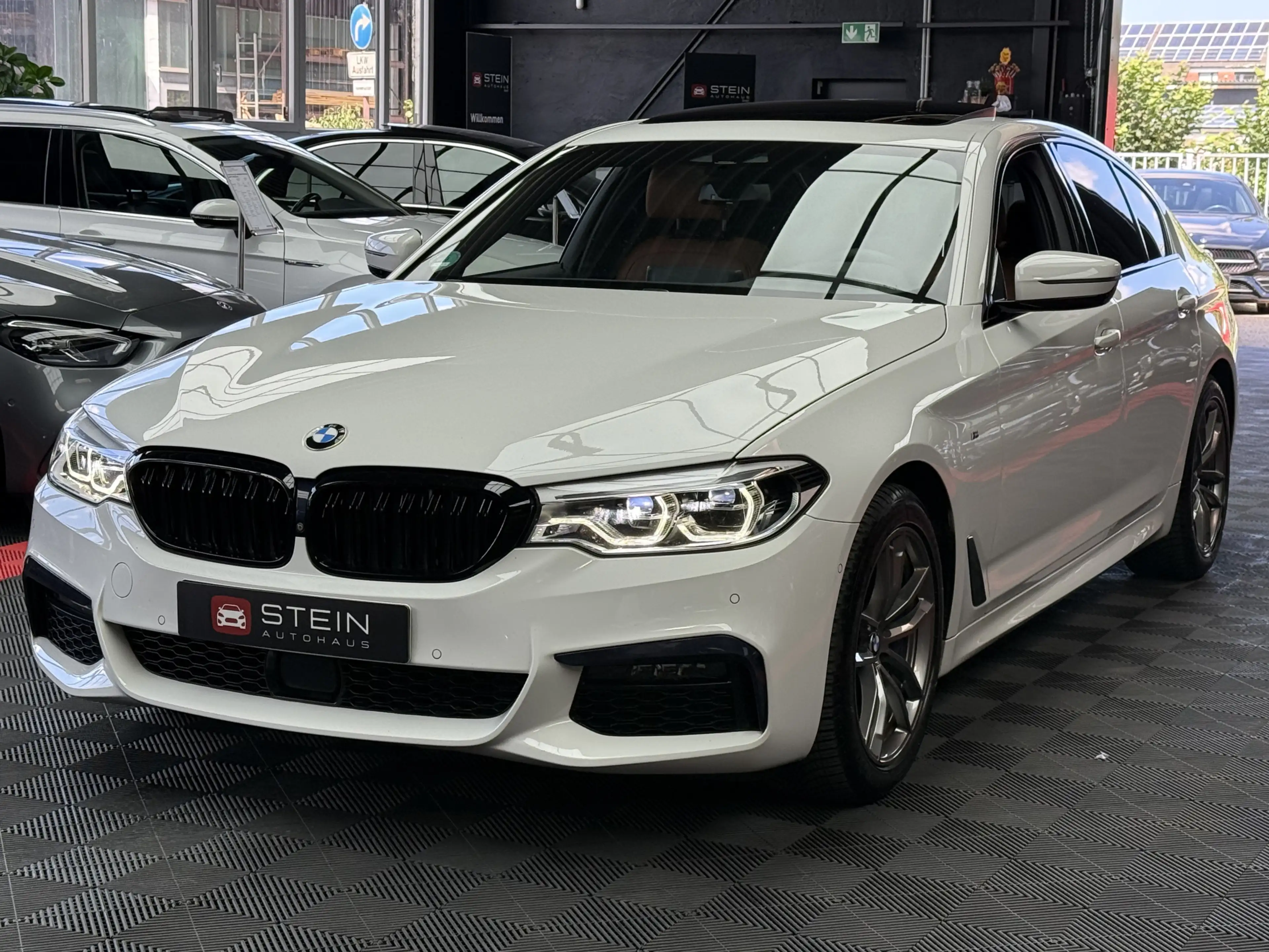 BMW 540 i M Sport AHK HUD 360° Pano Memory Totwinkel