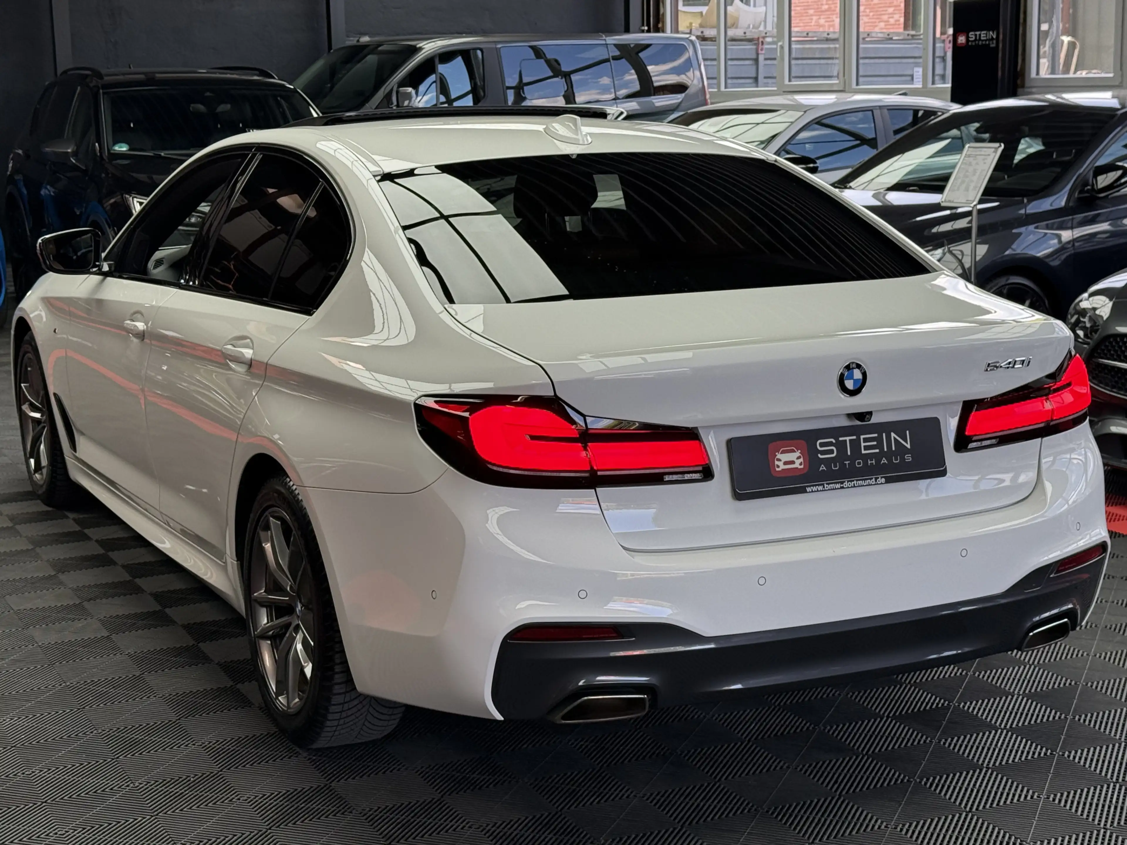 BMW 540 i M Sport AHK HUD 360° Pano Memory Totwinkel — photo 5
