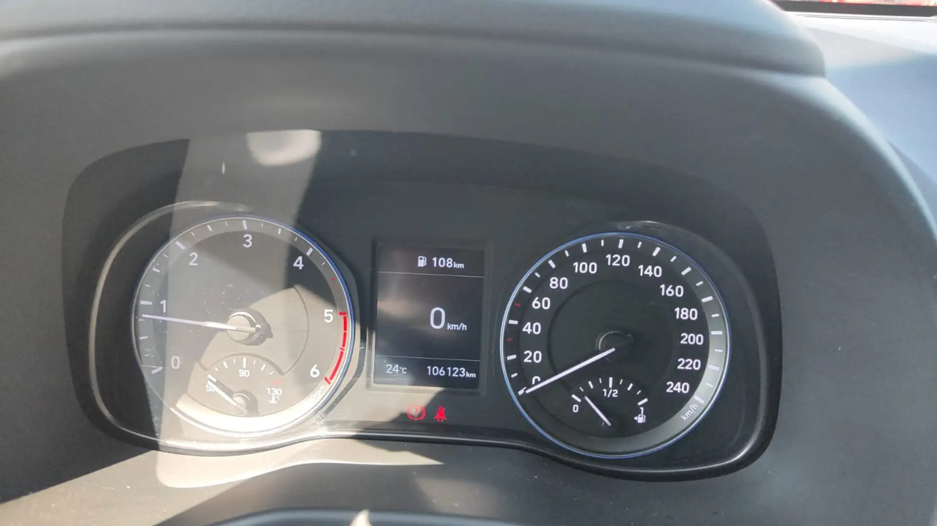 Hyundai KONA 1.6 CRDI 115 CV Comfort Grigio - 2