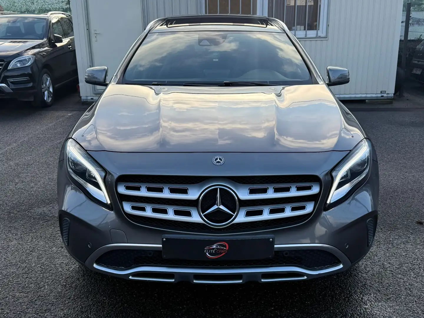 Mercedes-Benz GLA 200 Gla 200d AUTO / CARPLAY / PANO / FULL SERVICE !!! Gris - 2