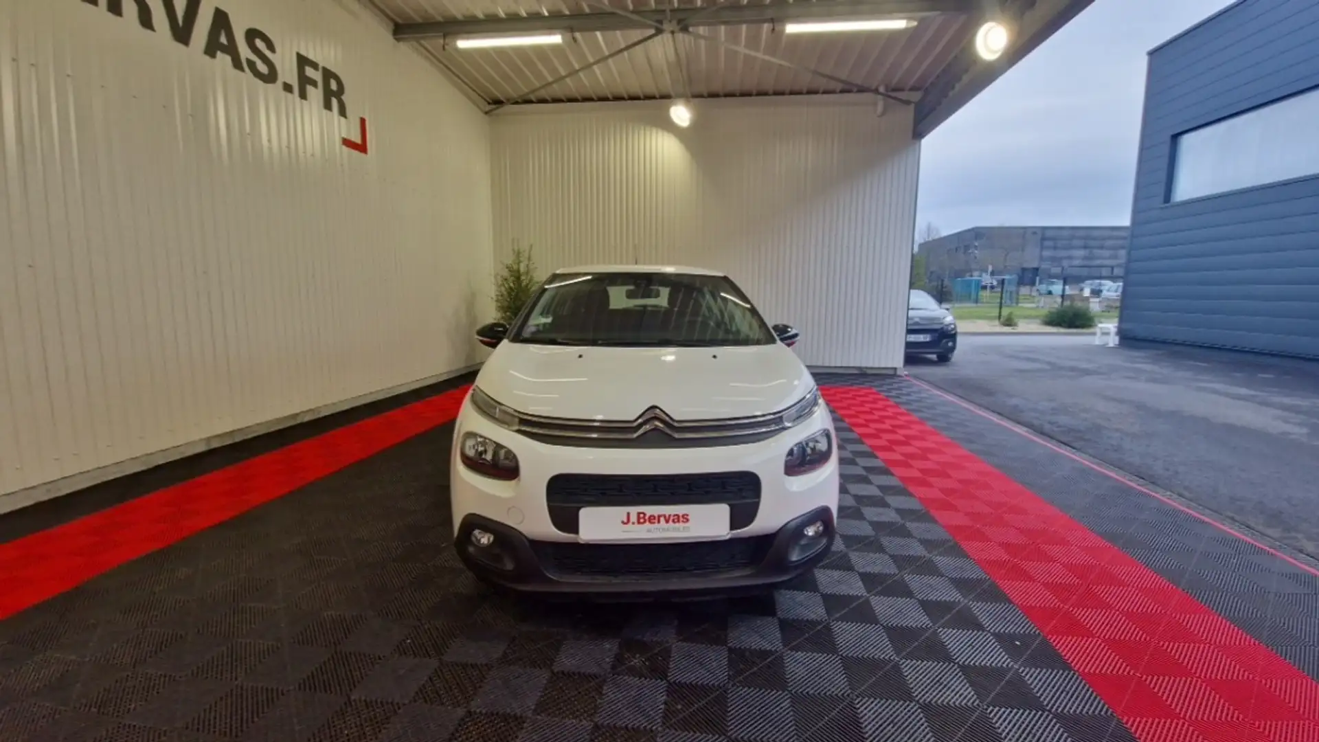 Citroen C3 SOCIETE PURETECH 82 SS FEEL NAV Blanc - 2