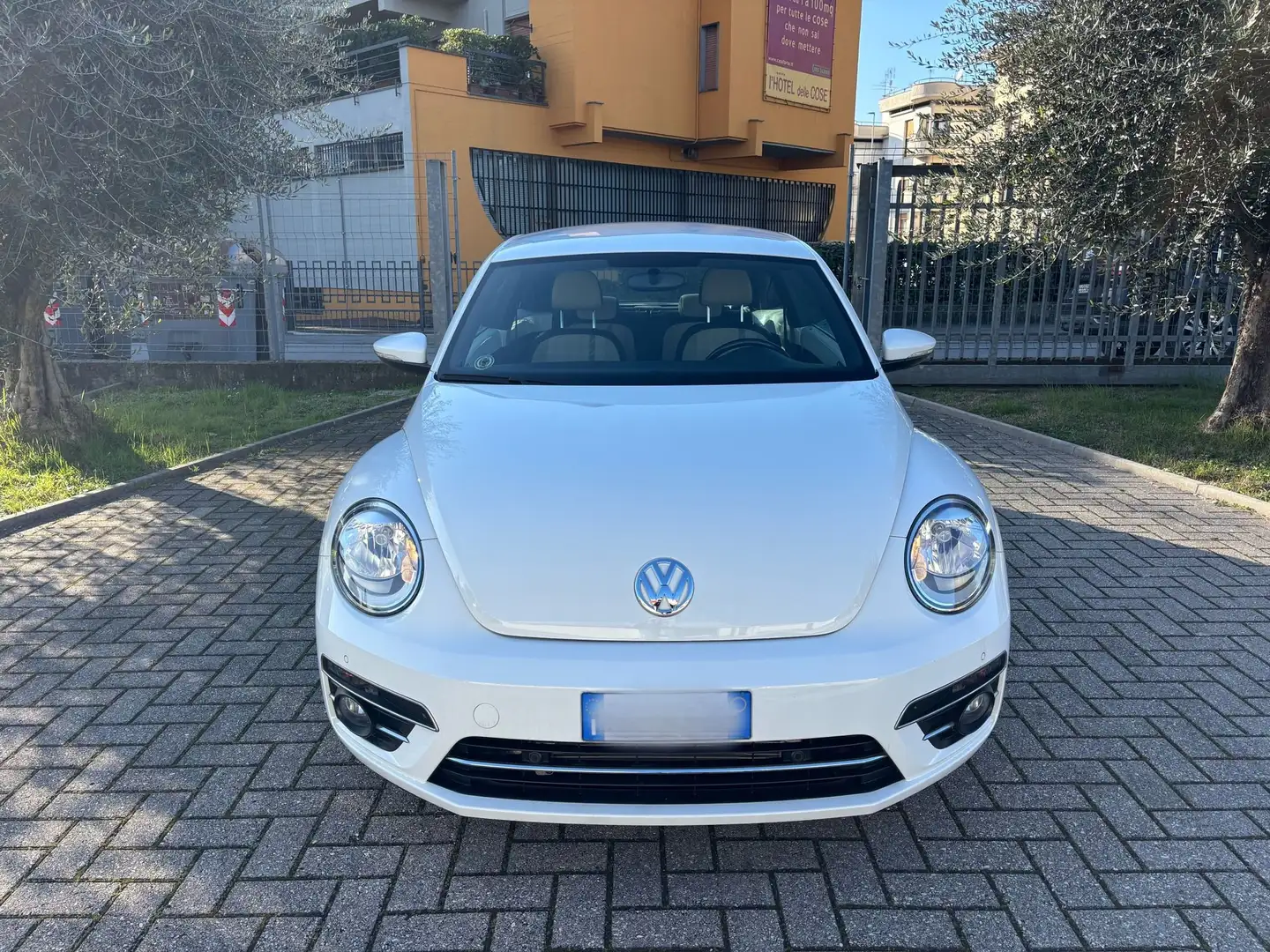 Volkswagen Maggiolino Maggiolino 2.0 tdi Design 110cv Bianco - 2