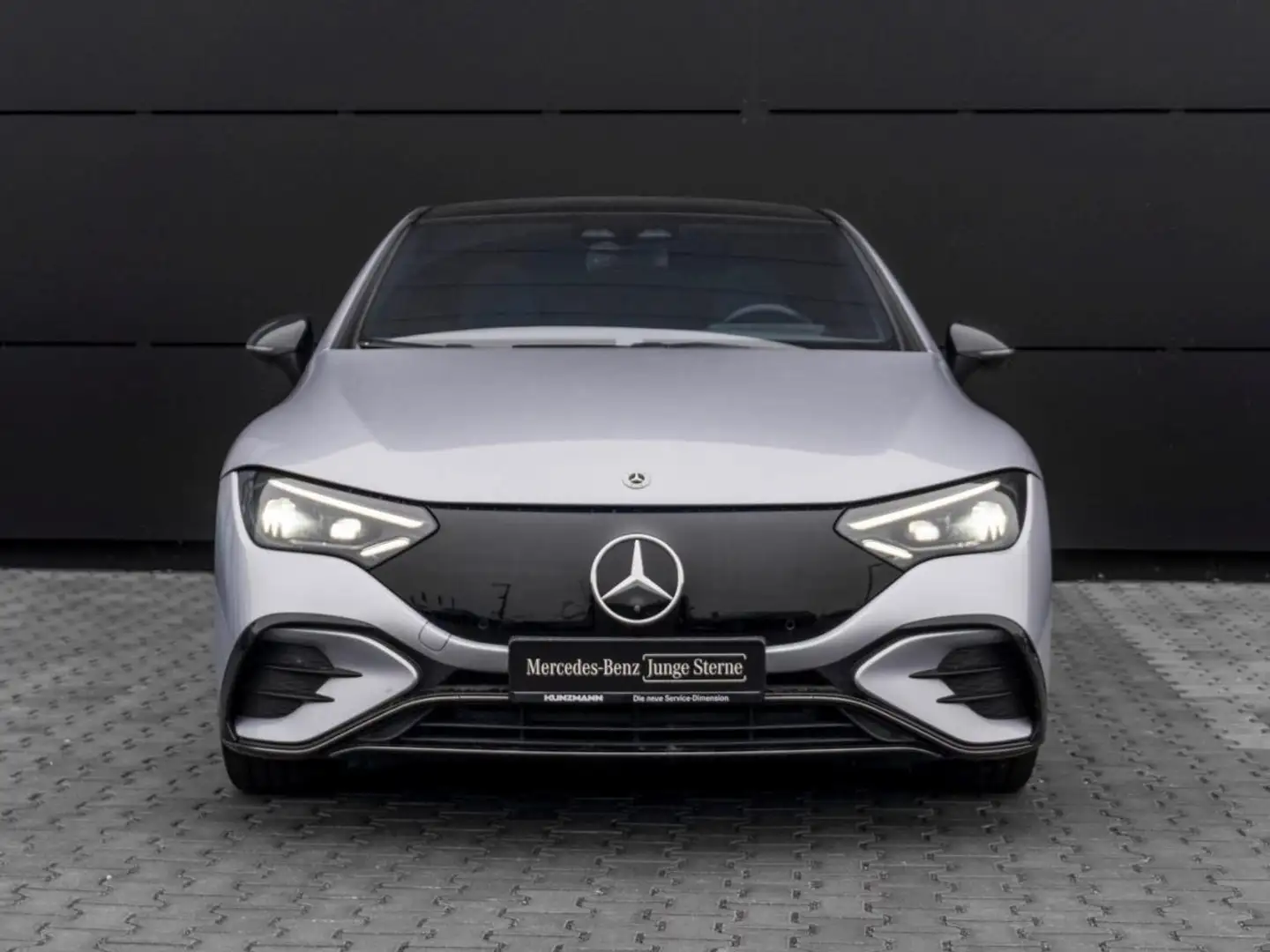 Mercedes-Benz EQE 350 AMG Night Panorama Sitzklima Distronic Silber - 2