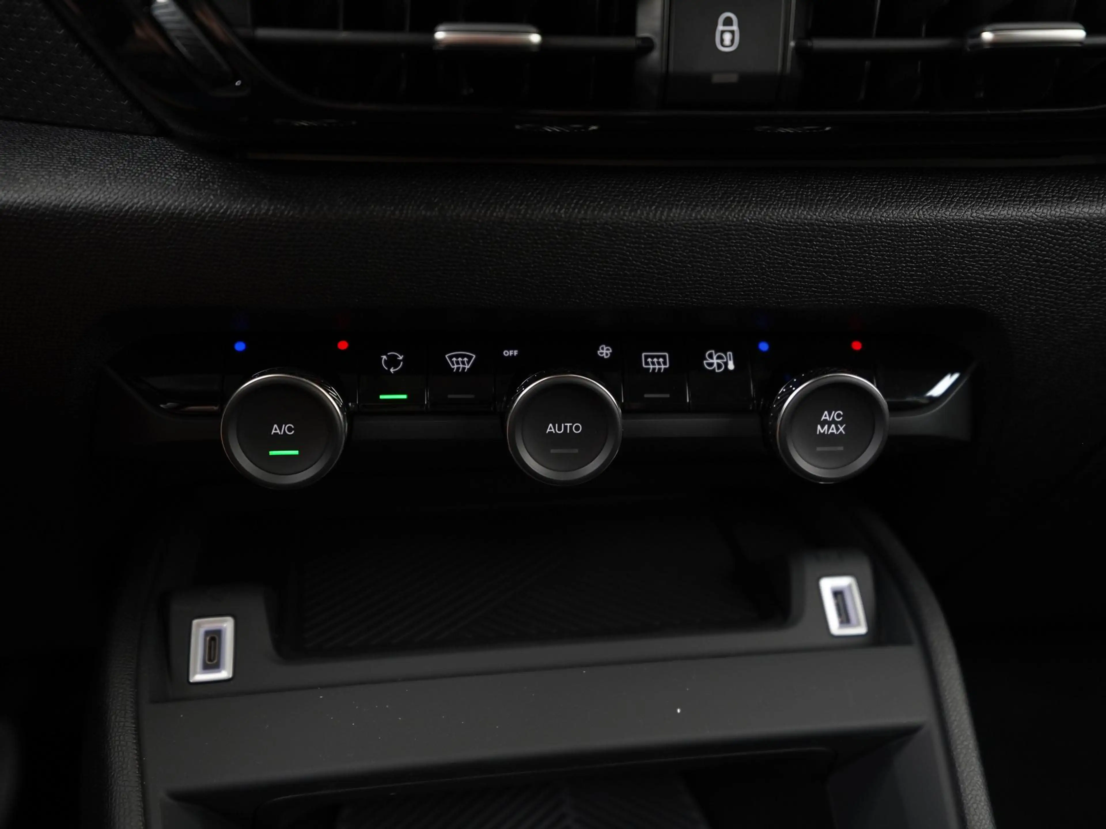 Citroen E-C4 X Ë-C4X Shine 50 kWh | SOH 100% | 3 Fase | Head Up | — photo 11