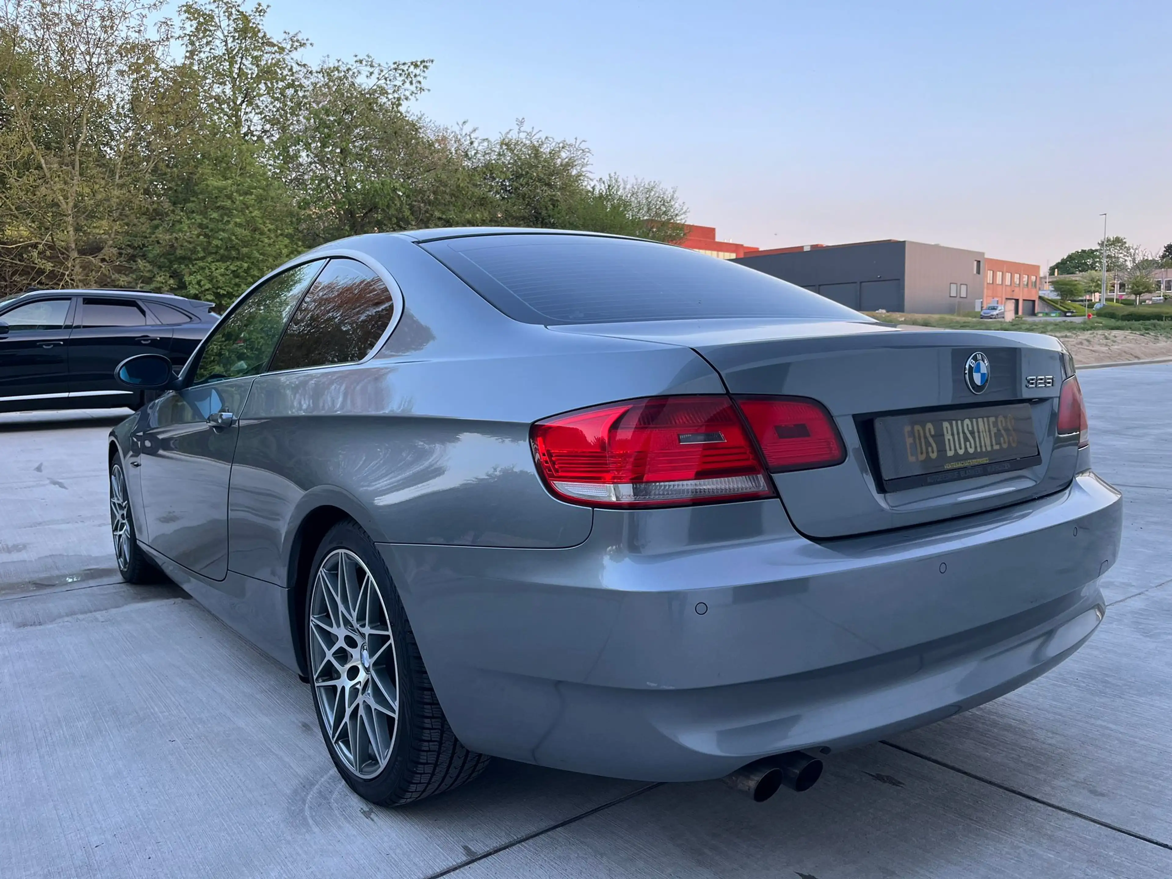 BMW 325 Coupé 325iA — photo 7