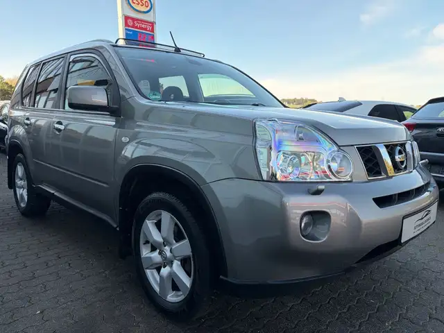 Nissan X-Trail Platinum 4X4 2.5*XENON*PANO*NAVI*R-CAM*