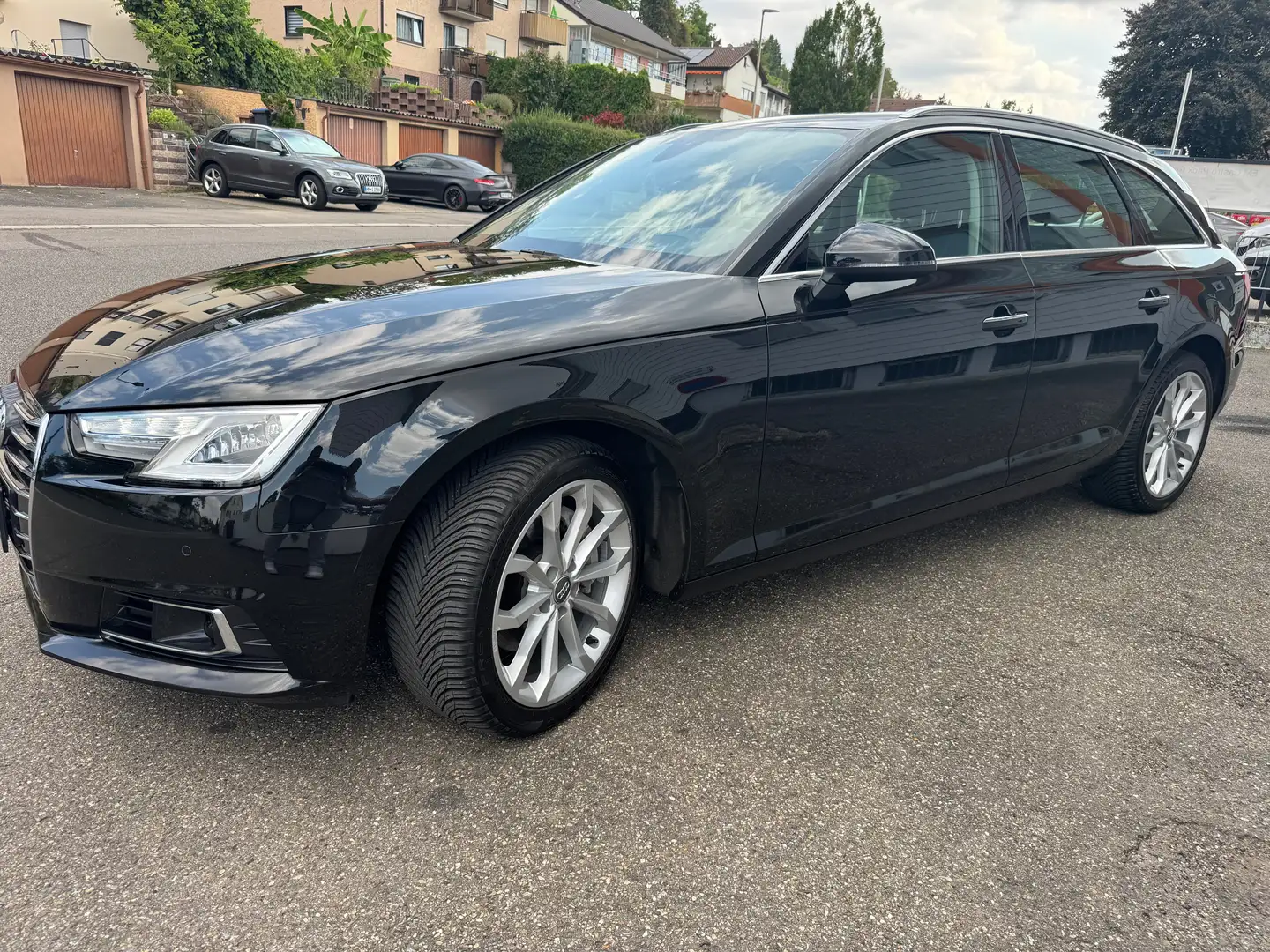 Audi A4 quattro VOLLVIRTUELL VOLLLEDER DSG R KAMERA HEADUP Schwarz - 1