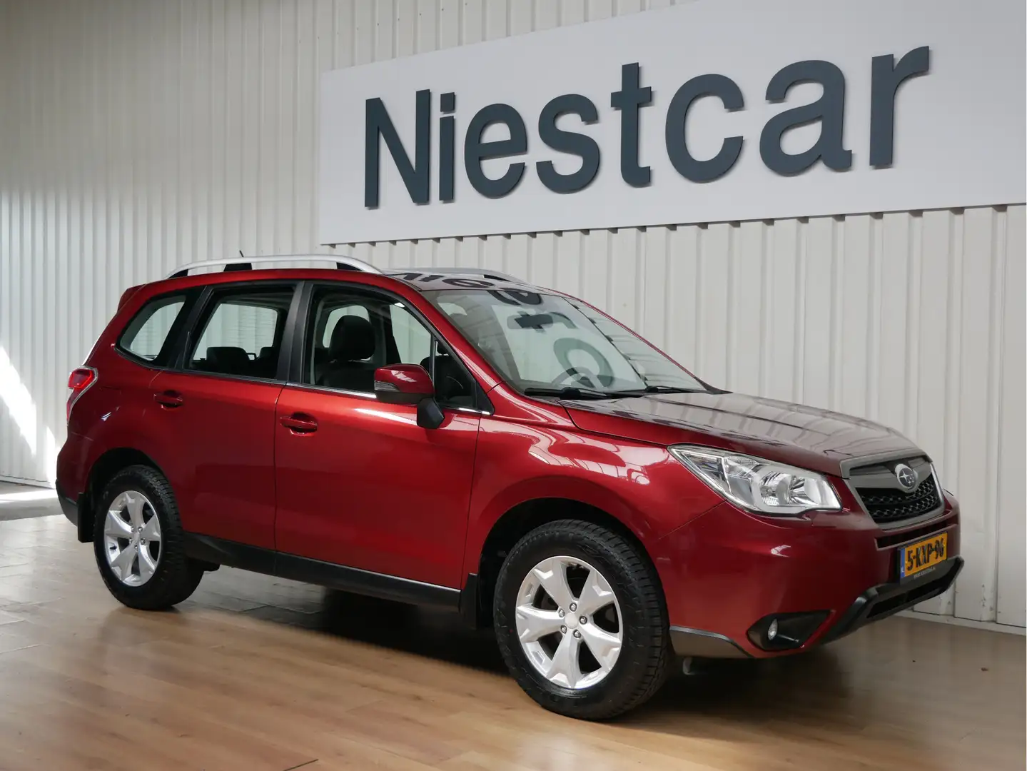 Subaru Forester 2.0 Luxury Plus Rouge - 1