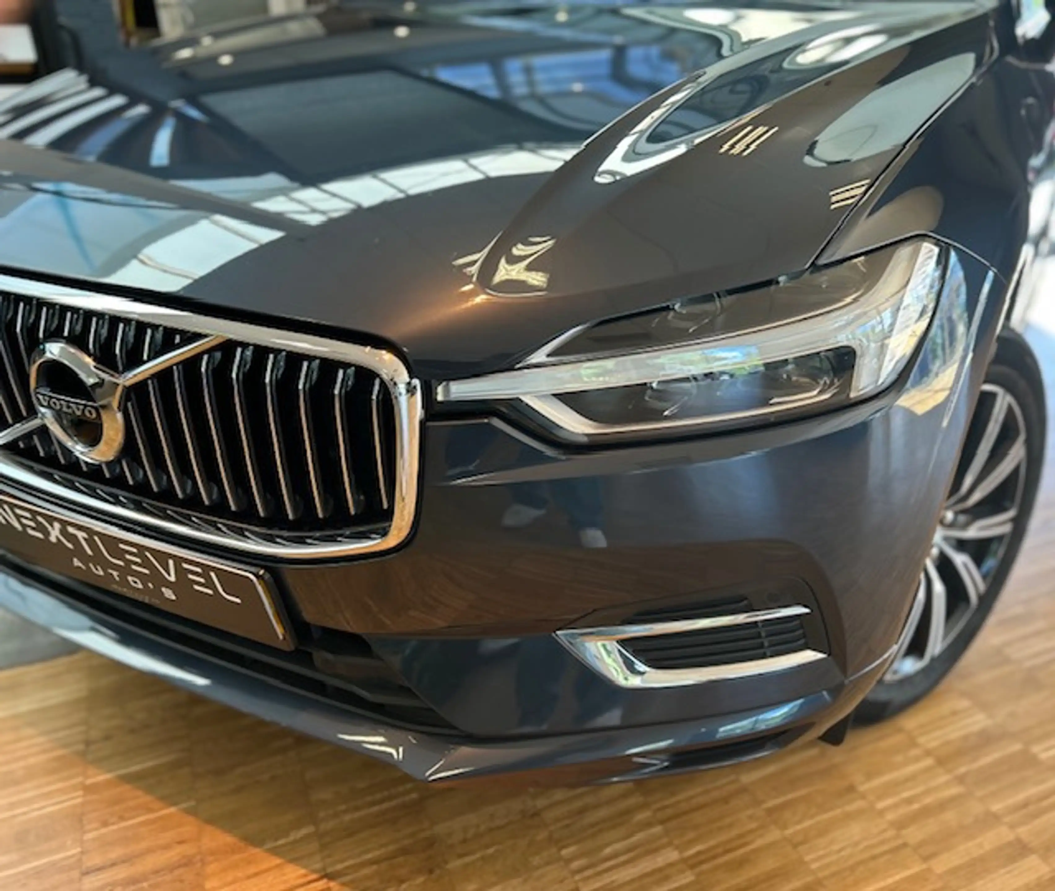Volvo XC60 2.0 T8 AWD Inscription Pano 360 Luchtvering Trekha — photo 2
