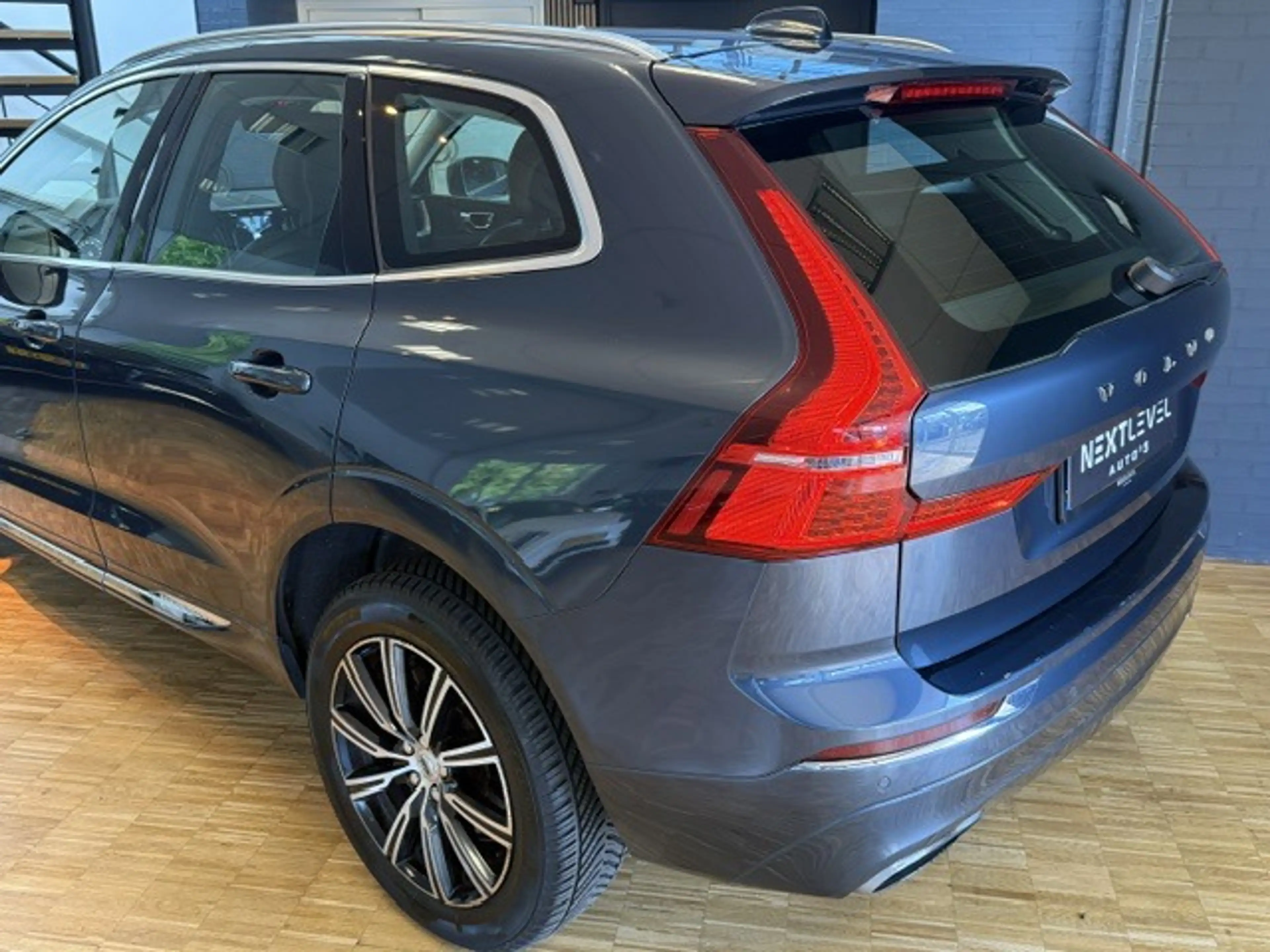 Volvo XC60 2.0 T8 AWD Inscription Pano 360 Luchtvering Trekha — photo 5