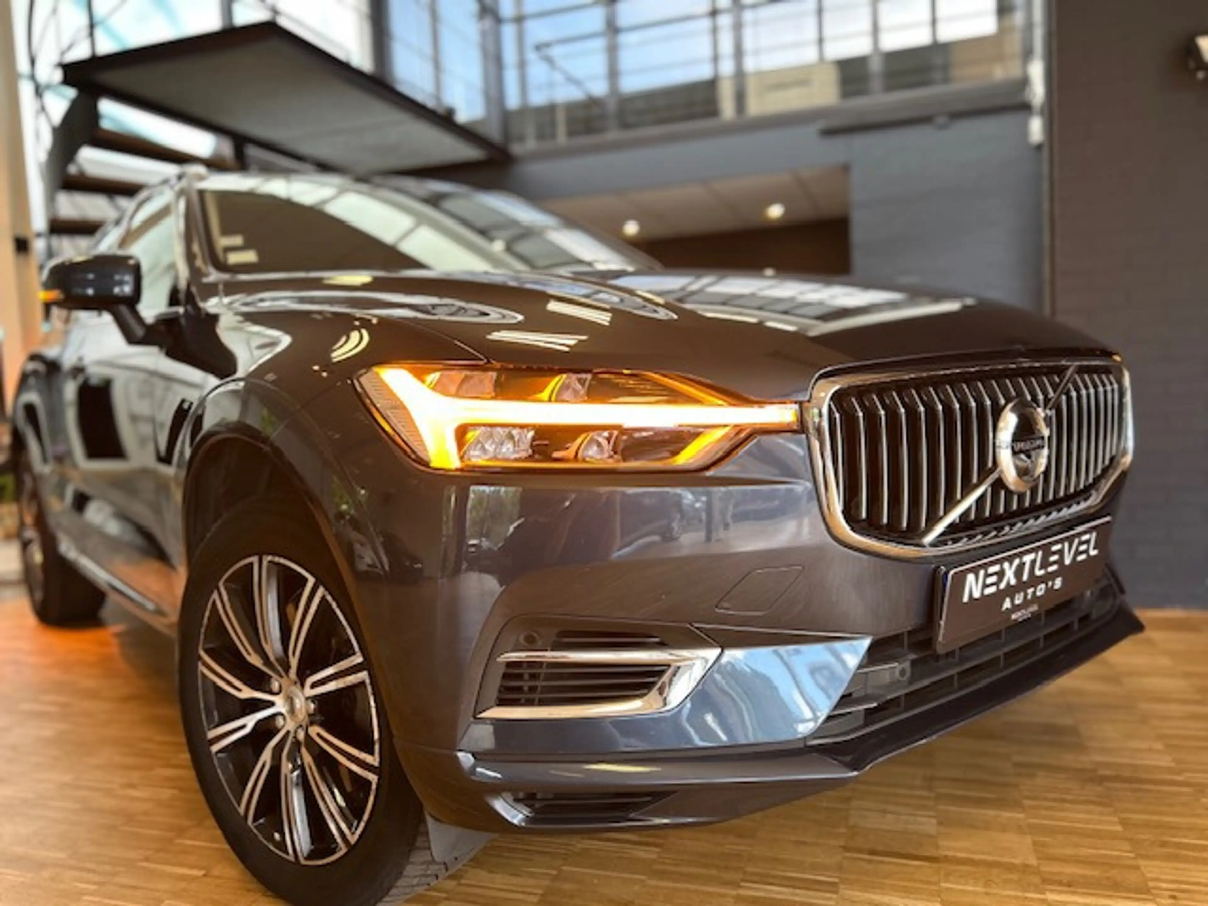 Volvo XC60 2.0 T8 AWD Inscription Pano 360 Luchtvering Trekha — photo 12