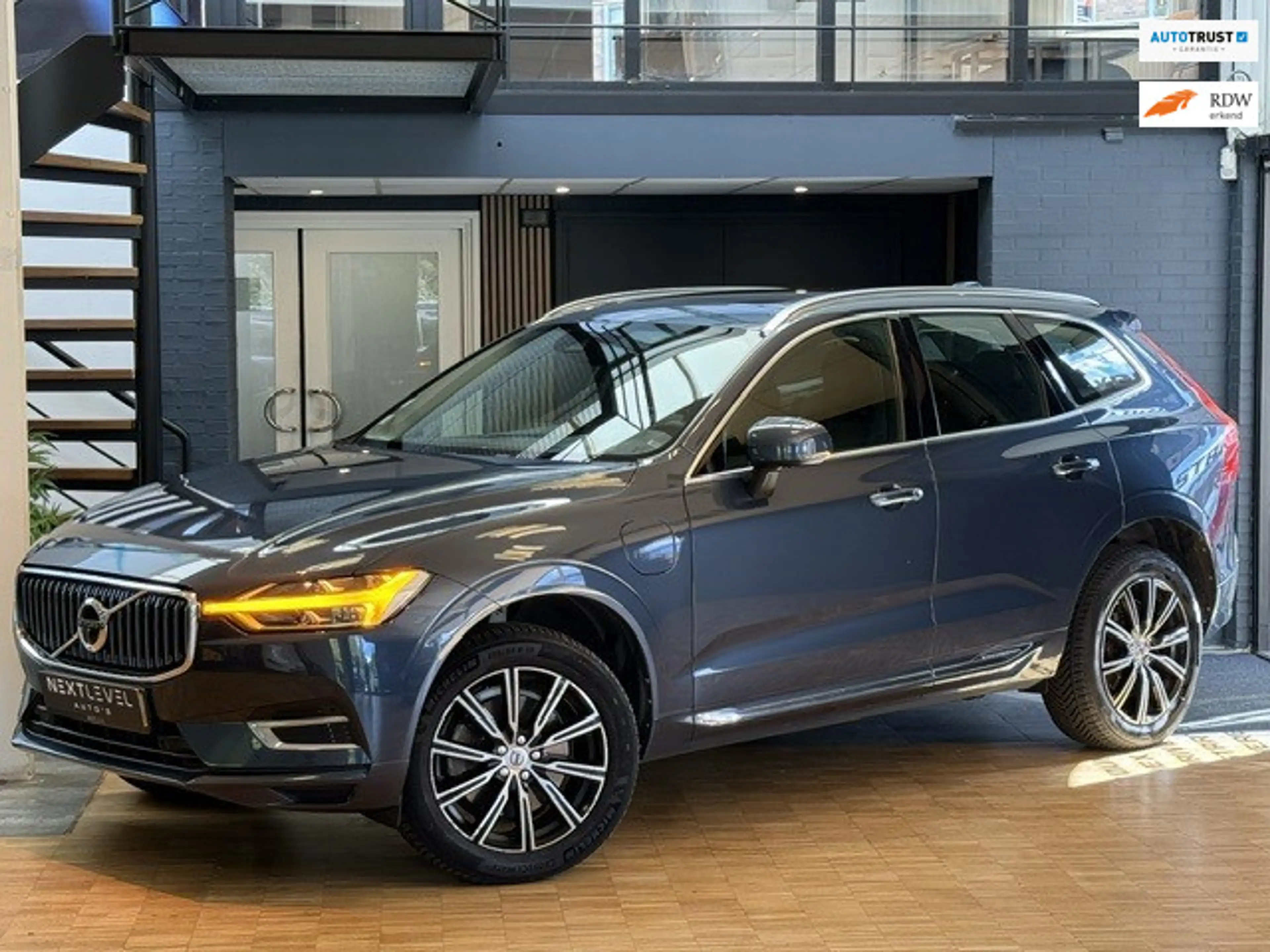 Volvo XC60 2.0 T8 AWD Inscription Pano 360 Luchtvering Trekha
