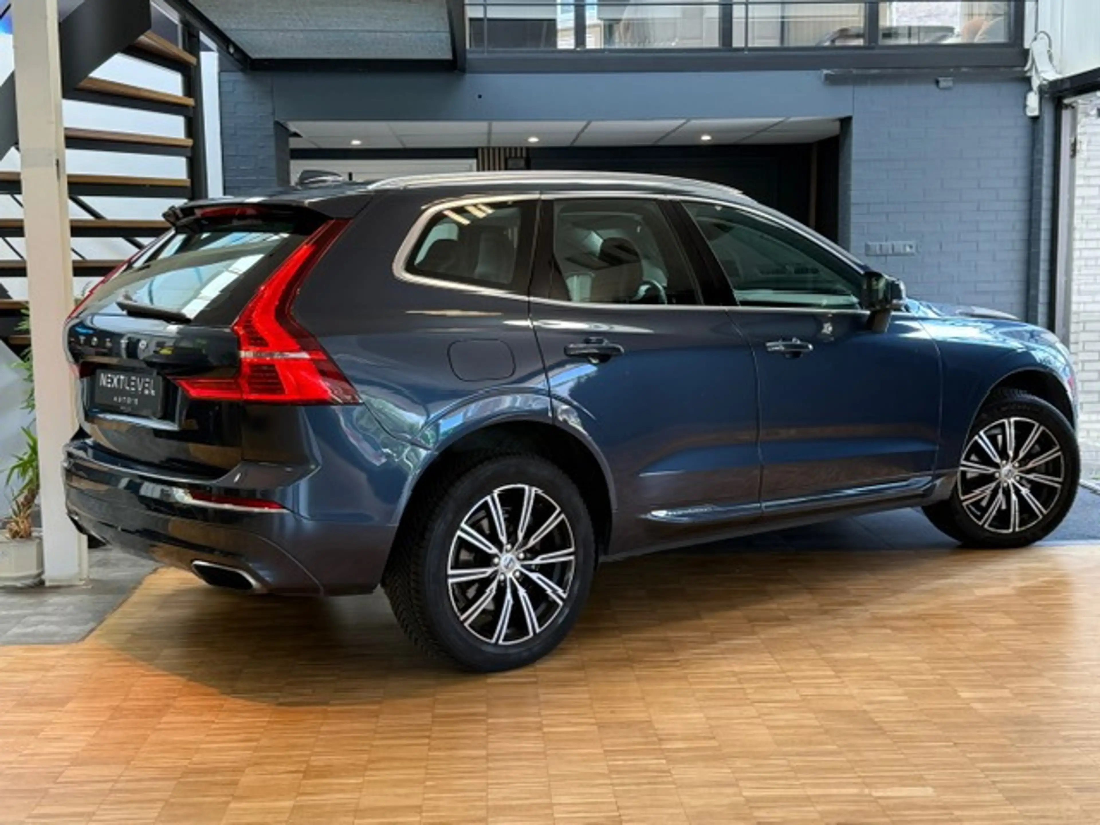Volvo XC60 2.0 T8 AWD Inscription Pano 360 Luchtvering Trekha — photo 8